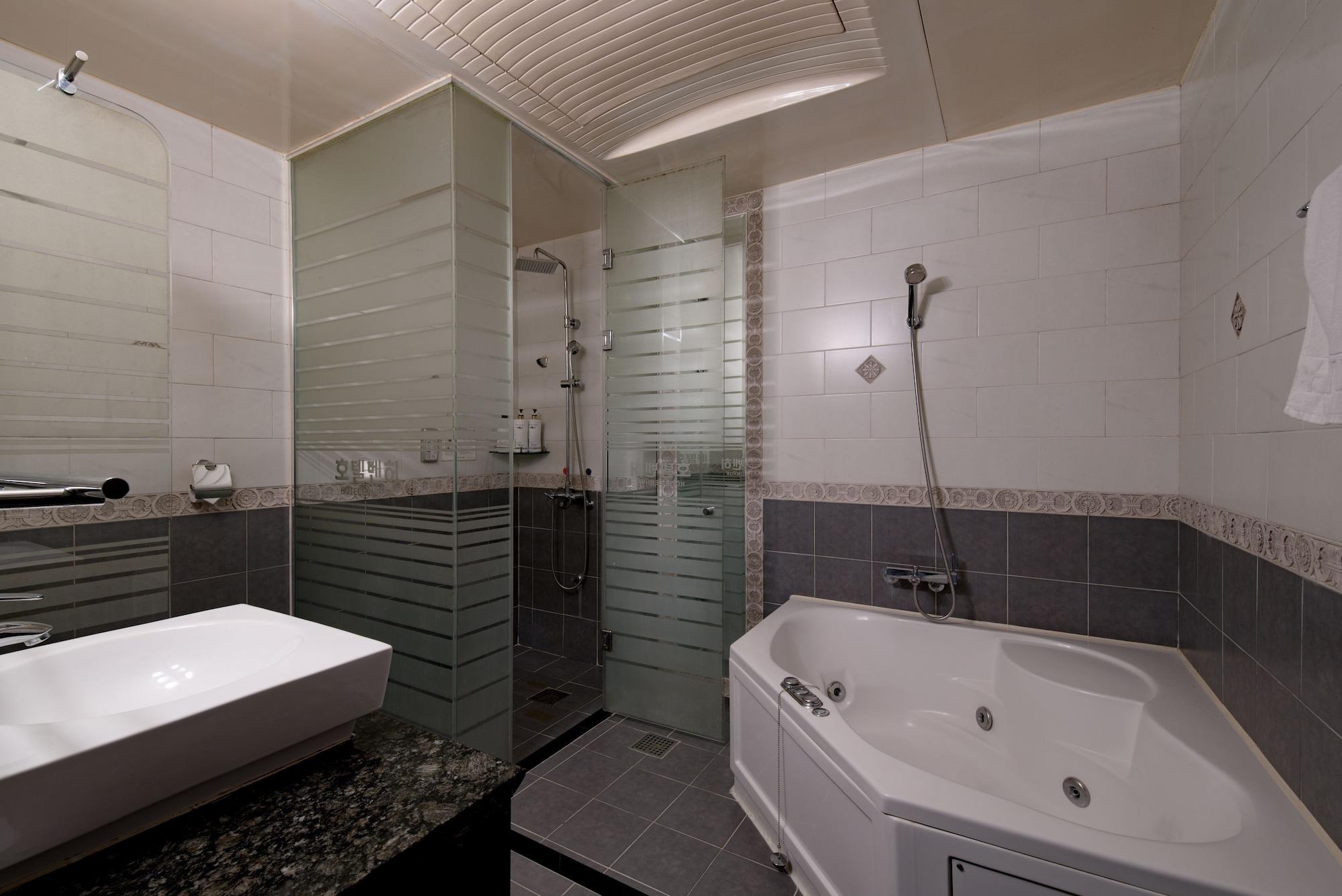Hotel Comfort Yeouido 3*
