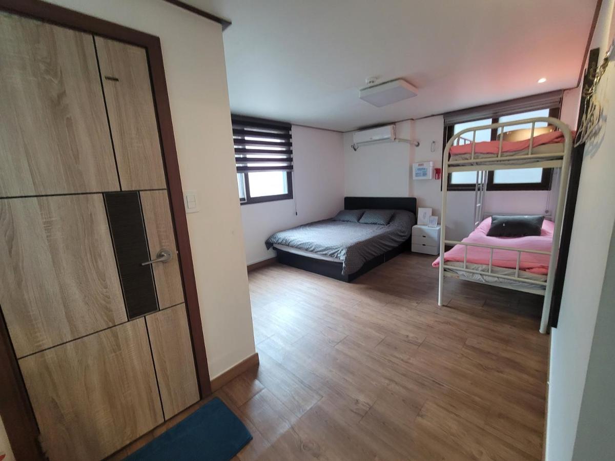 Olive Myeongdong Hostel *