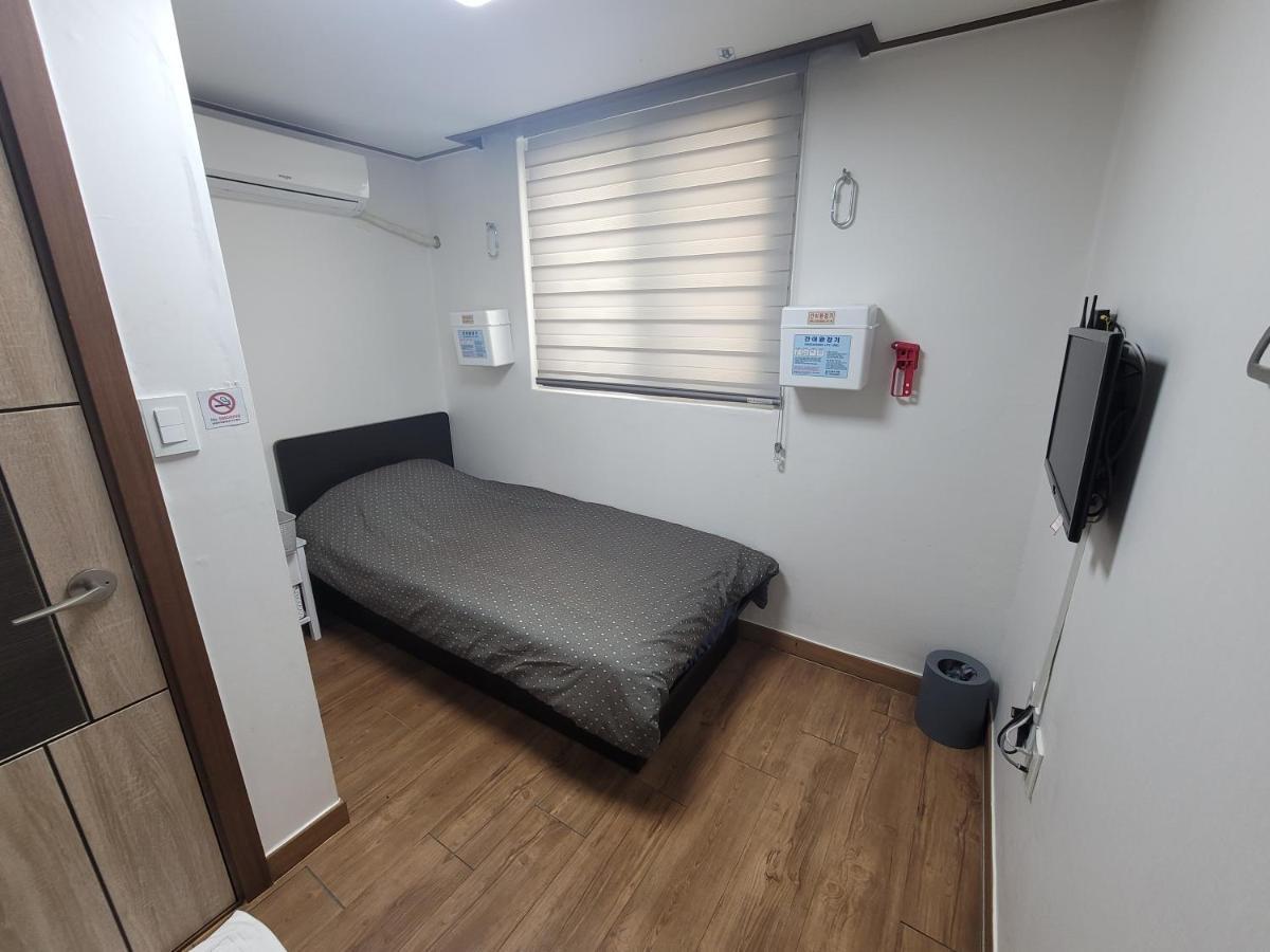 Olive Myeongdong Hostel *