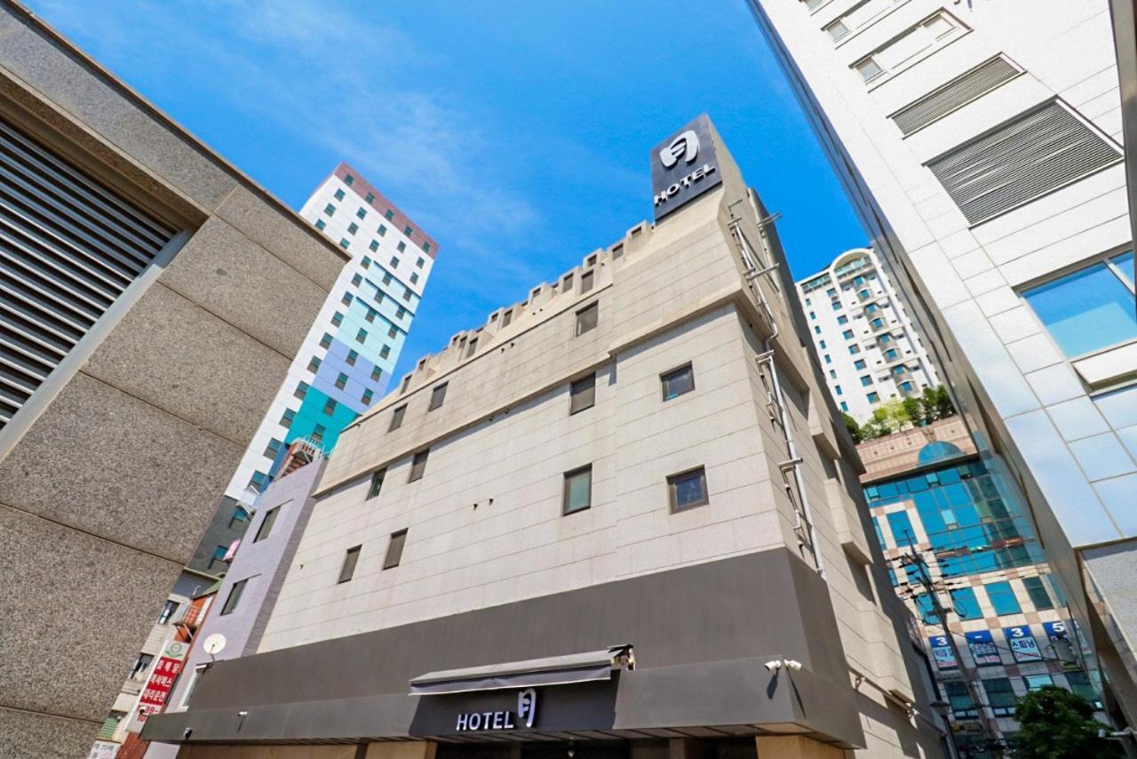 Shinchon Wol Hotel *