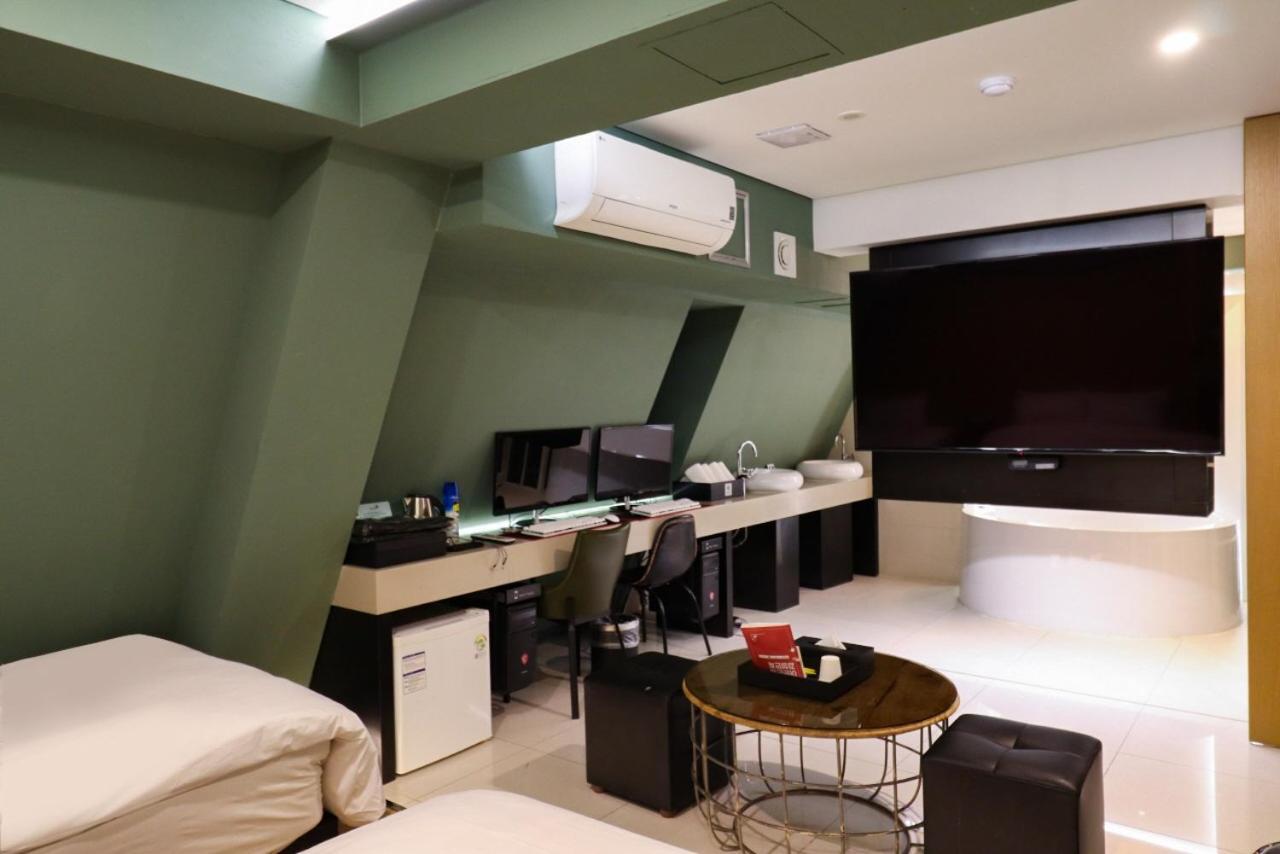 Hotel Shinchon Wol