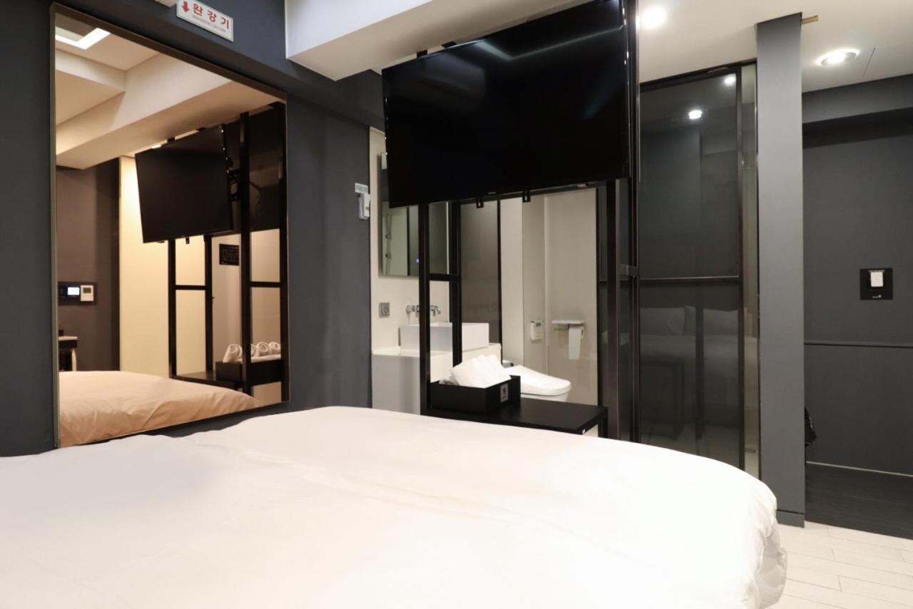 Shinchon Wol Hotel