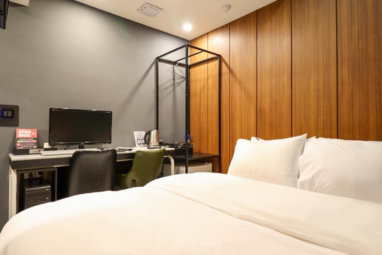 Hotel Shinchon Wol Seoul