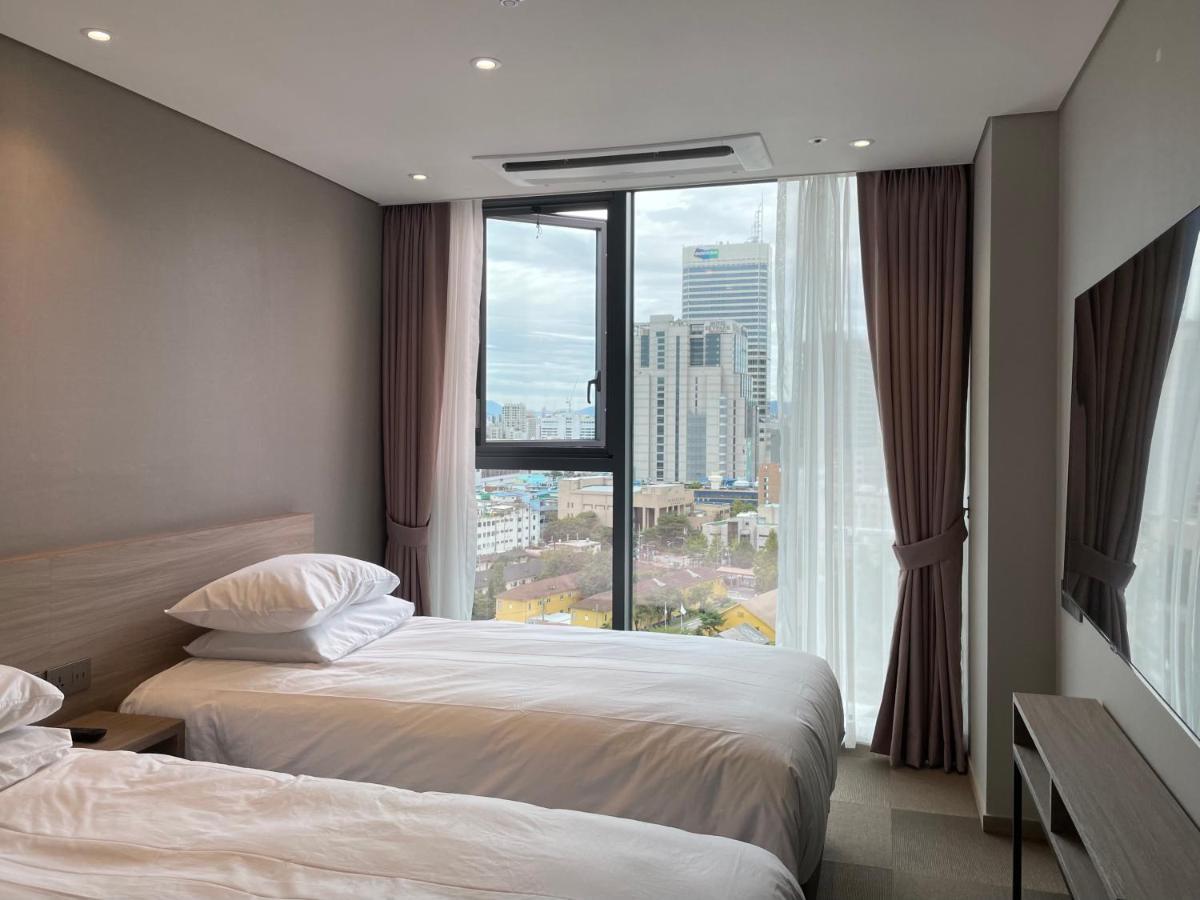 U5 Hotel *