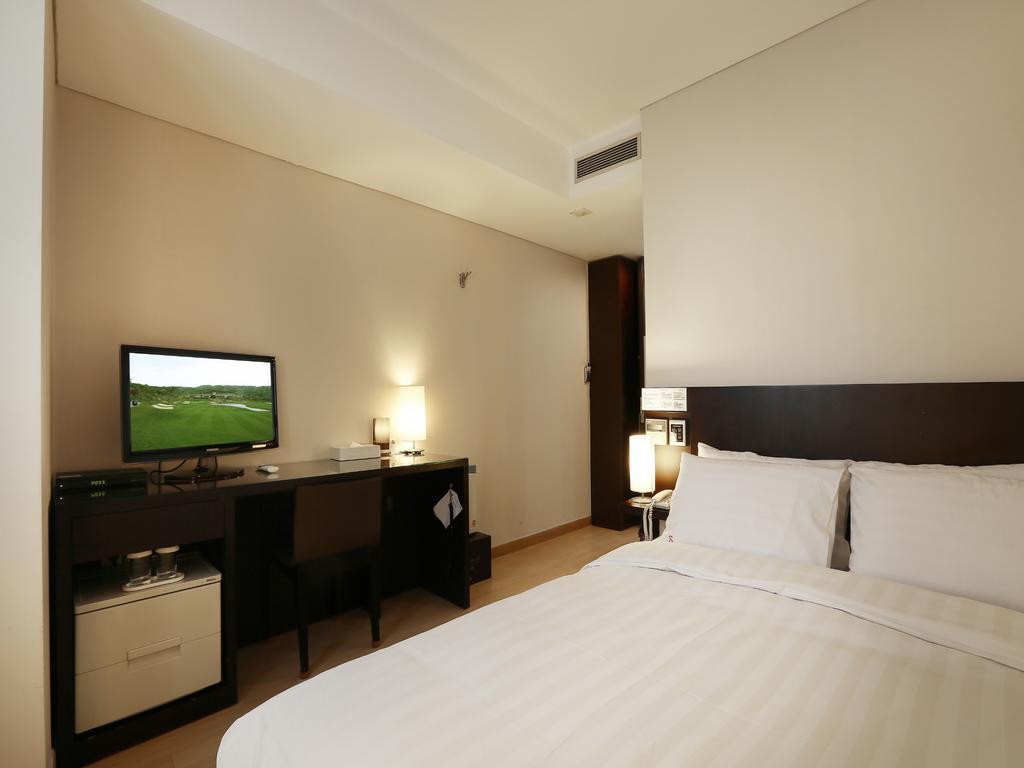Doulos Jongno Hotel