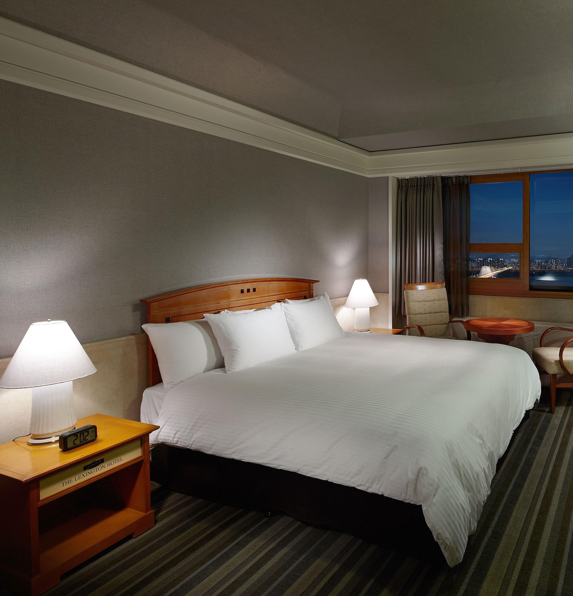 Kensington Yeouido 4*