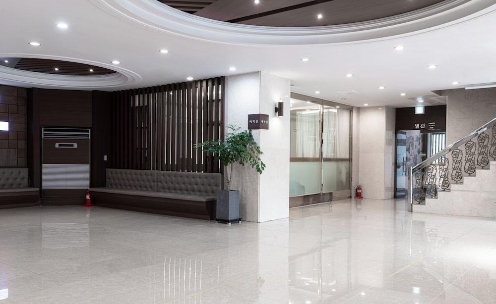 Hotel Itaewon Crown