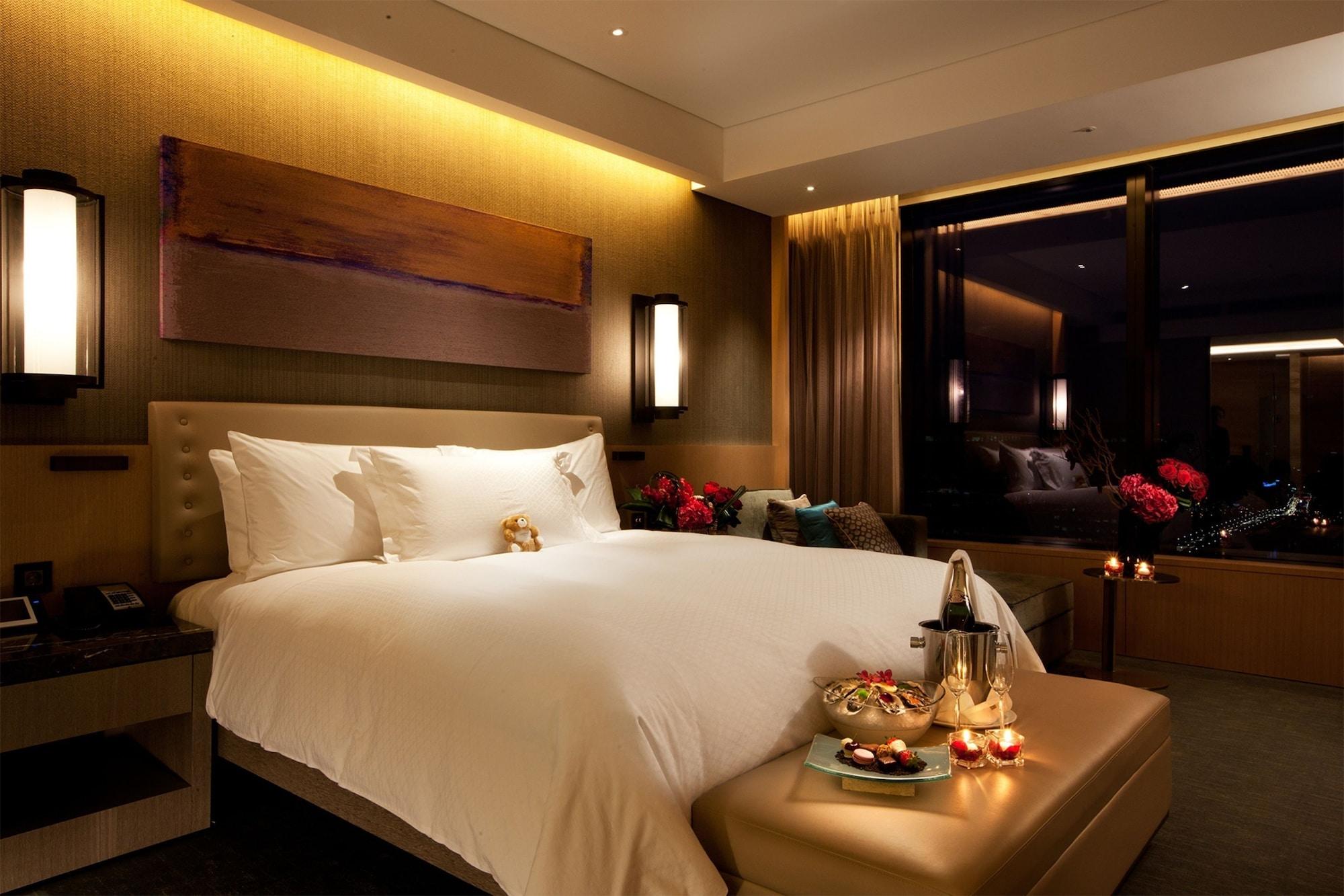 Conrad Hotel 5*