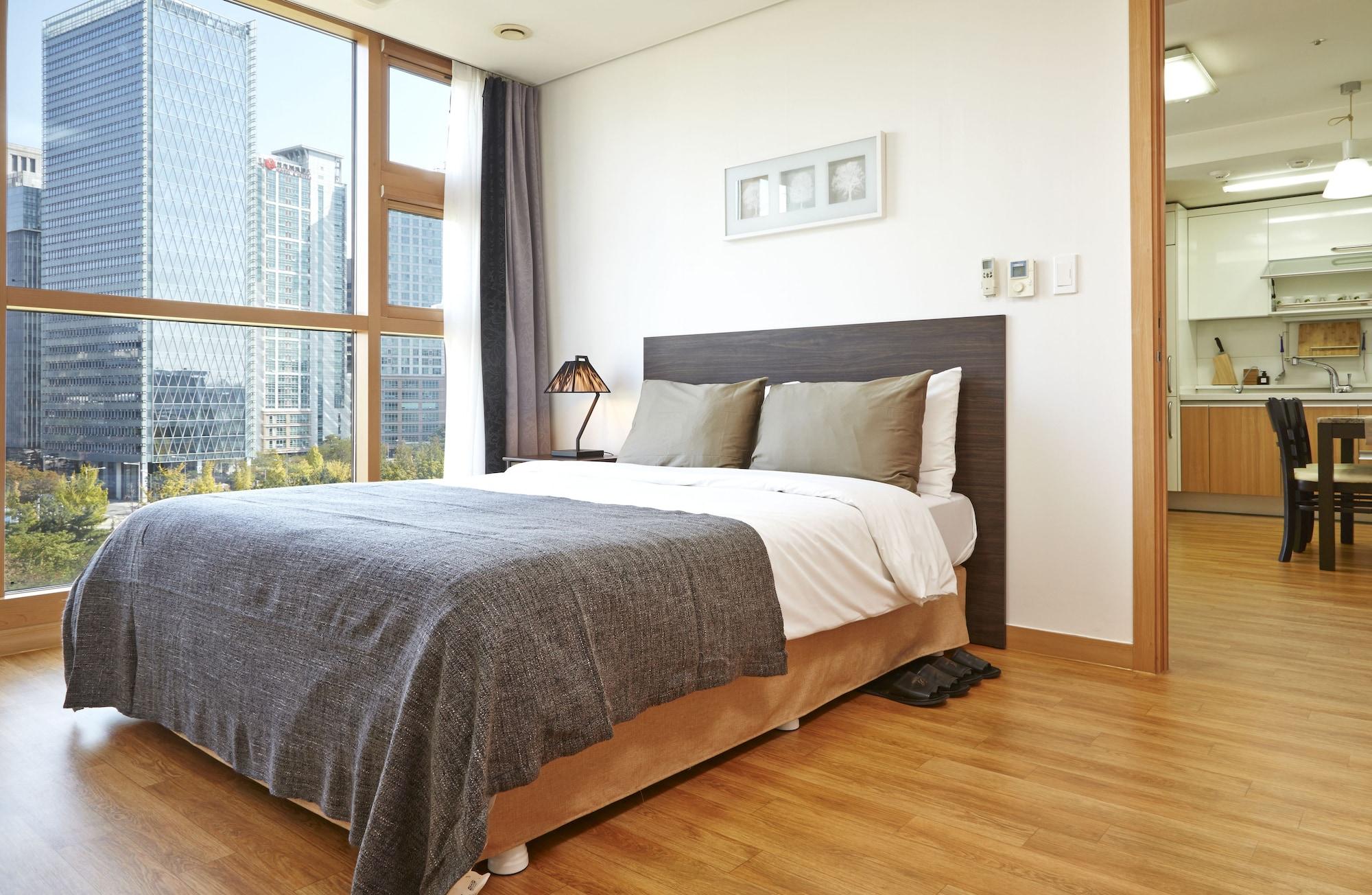 Hotel Brown