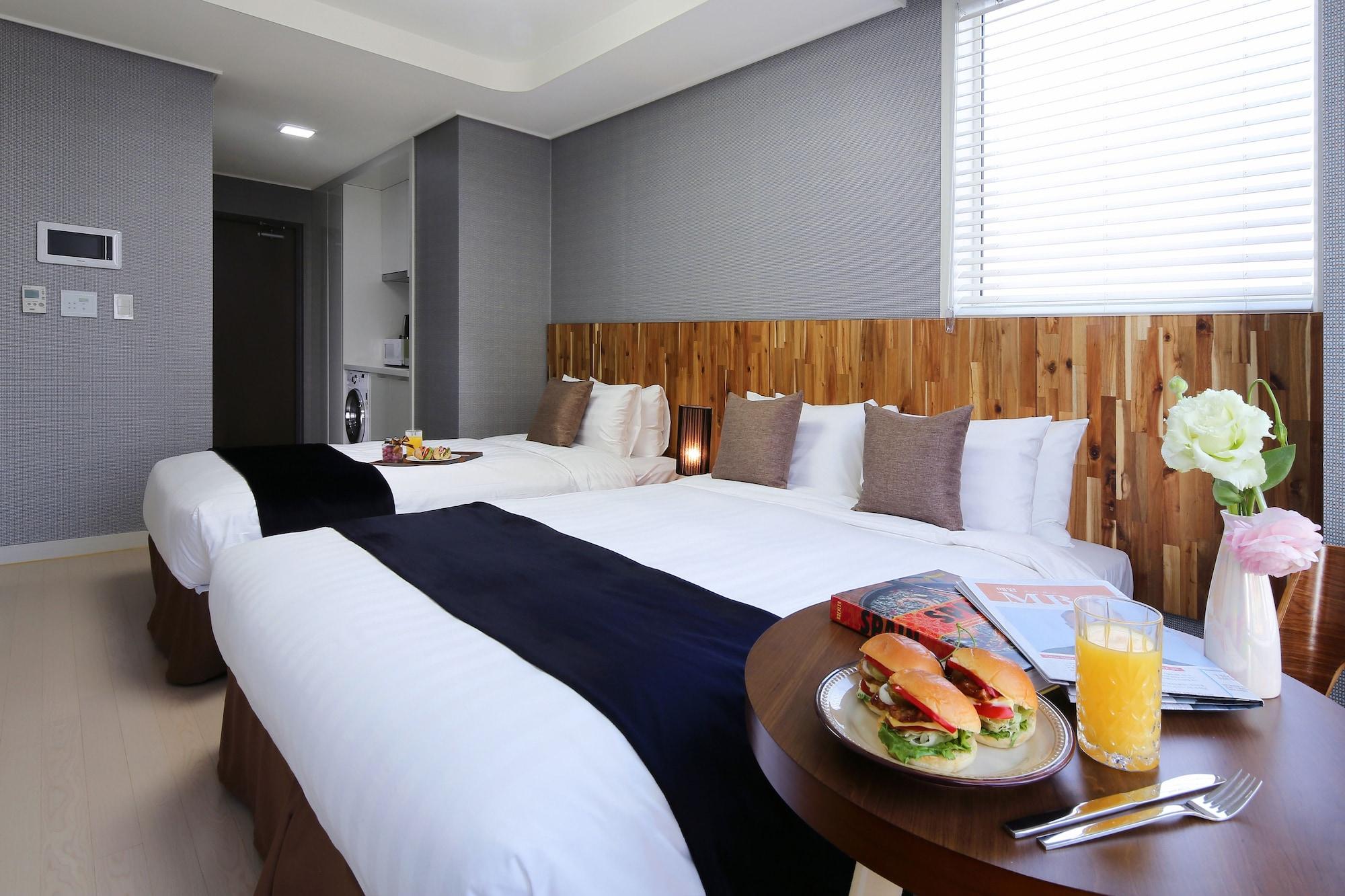 Aparthotel Ever8 Serviced 3*