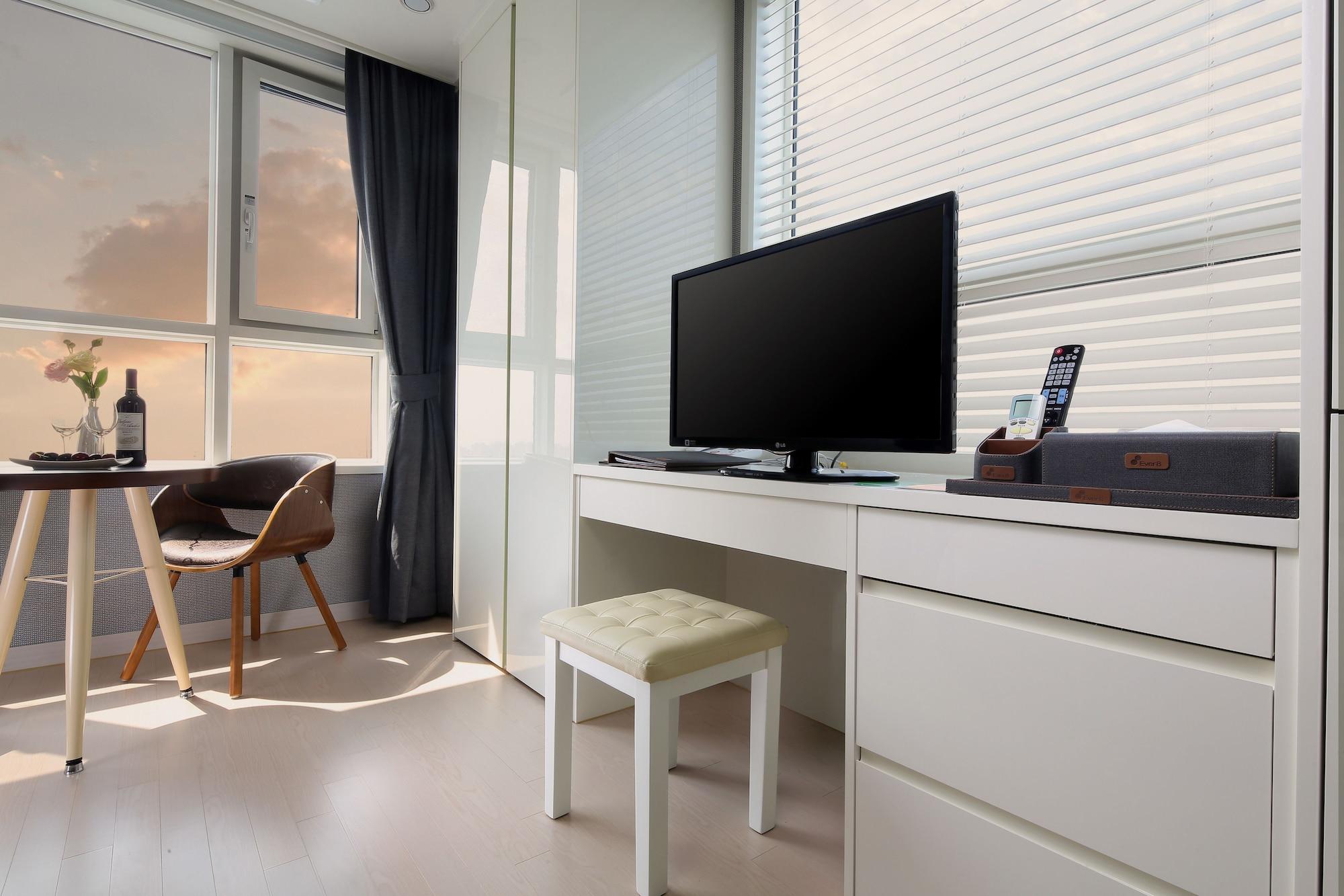 Ever8 Serviced Aparthotel 3*