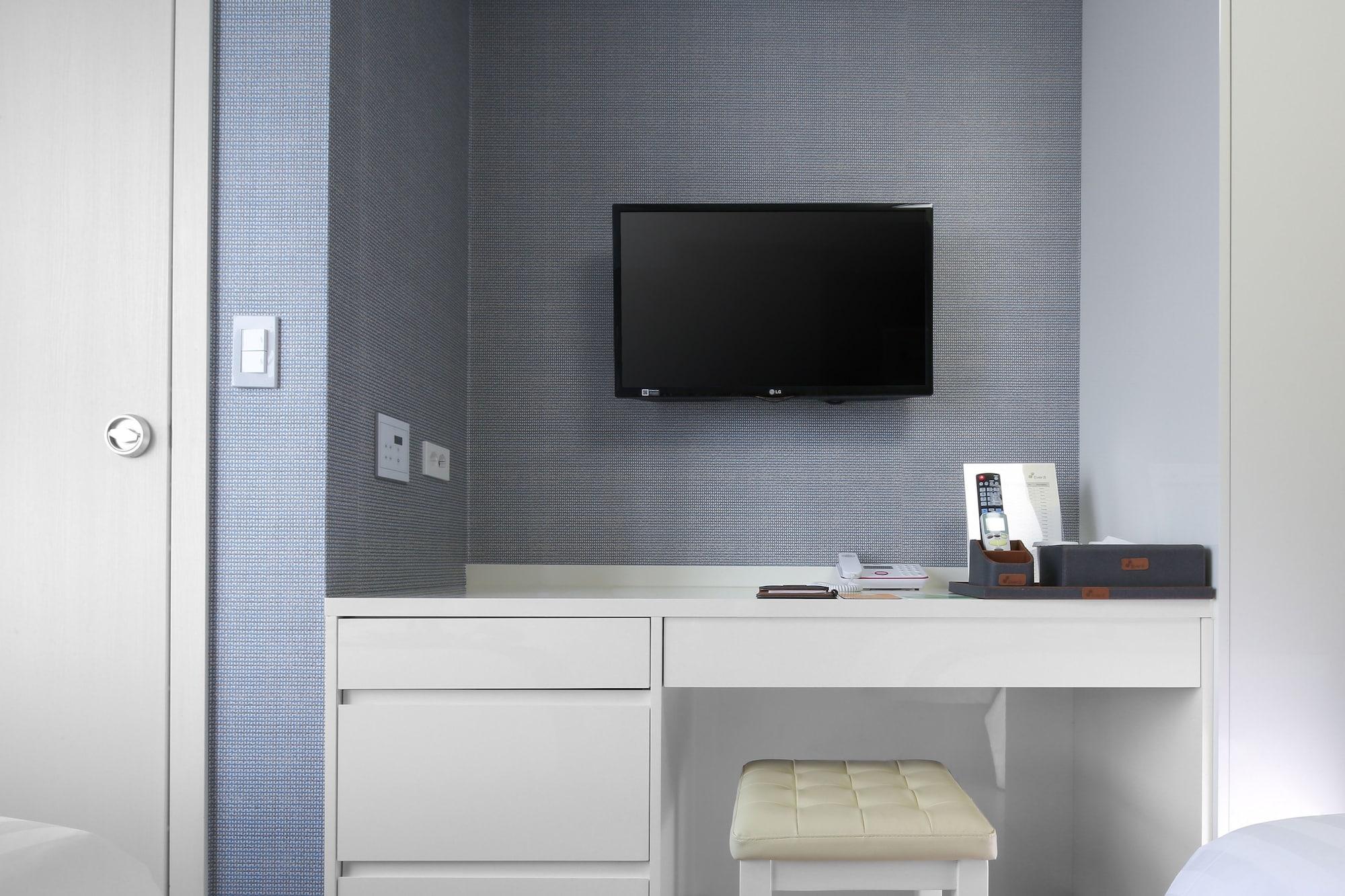 Aparthotel Ever8 Serviced 3*