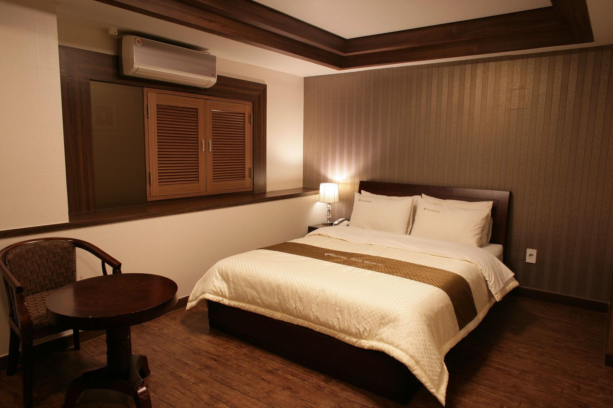 Hill House Myeongdong 3* Seul
