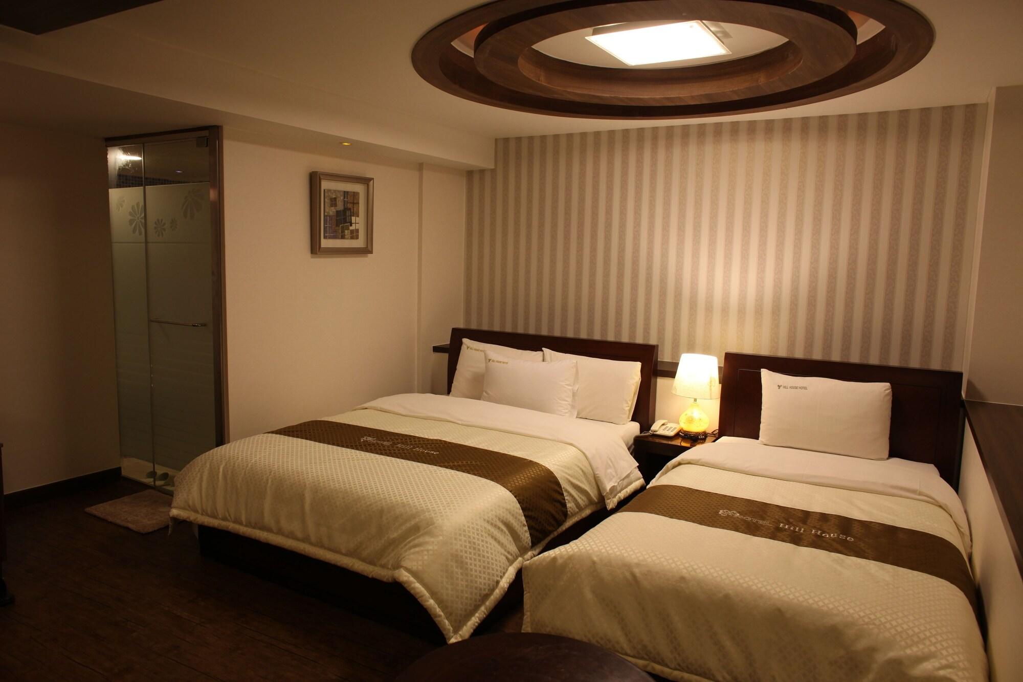 Hill House Myeongdong 3*