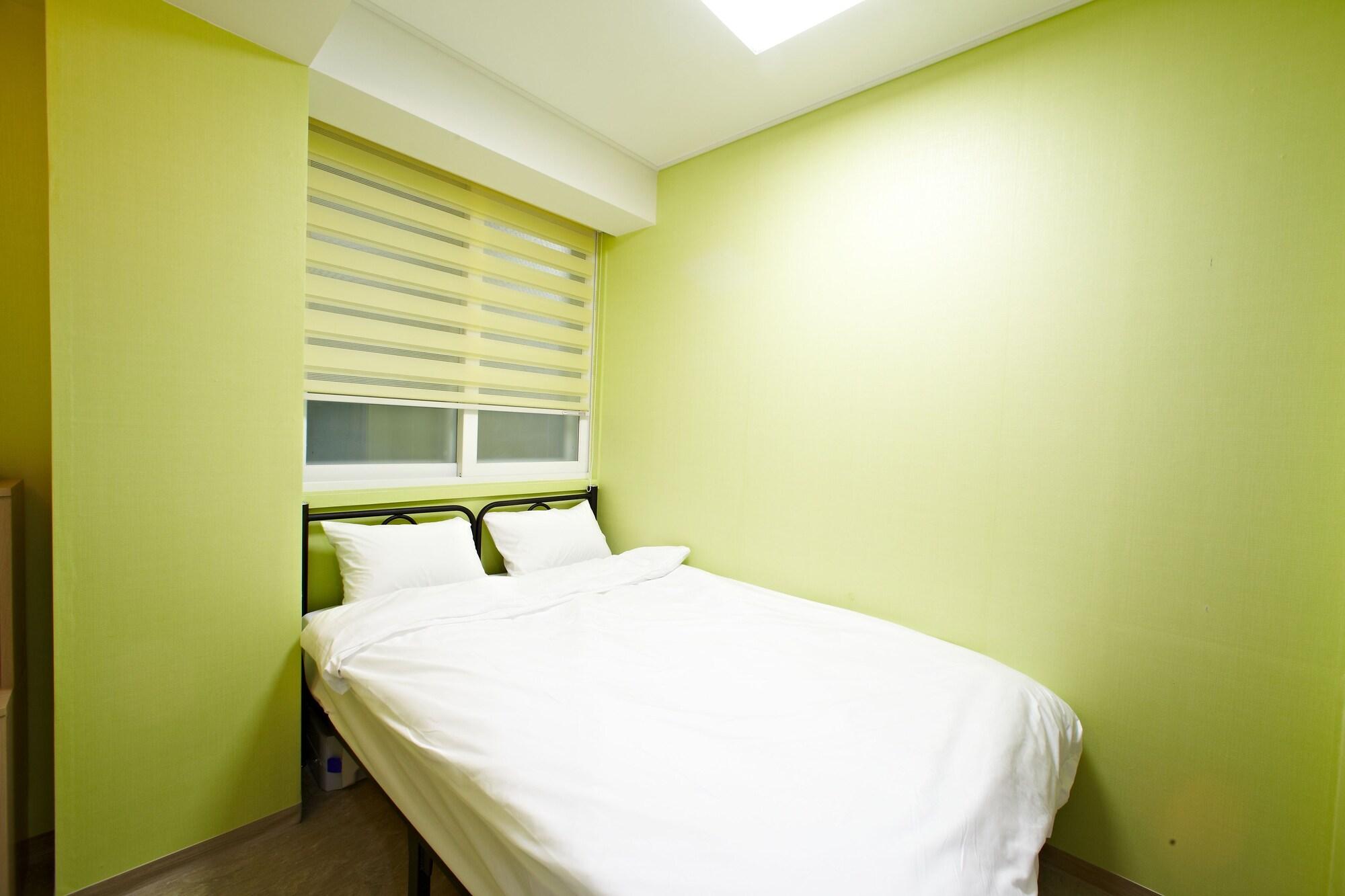 Rainbow Myeongdong Hotel 2*