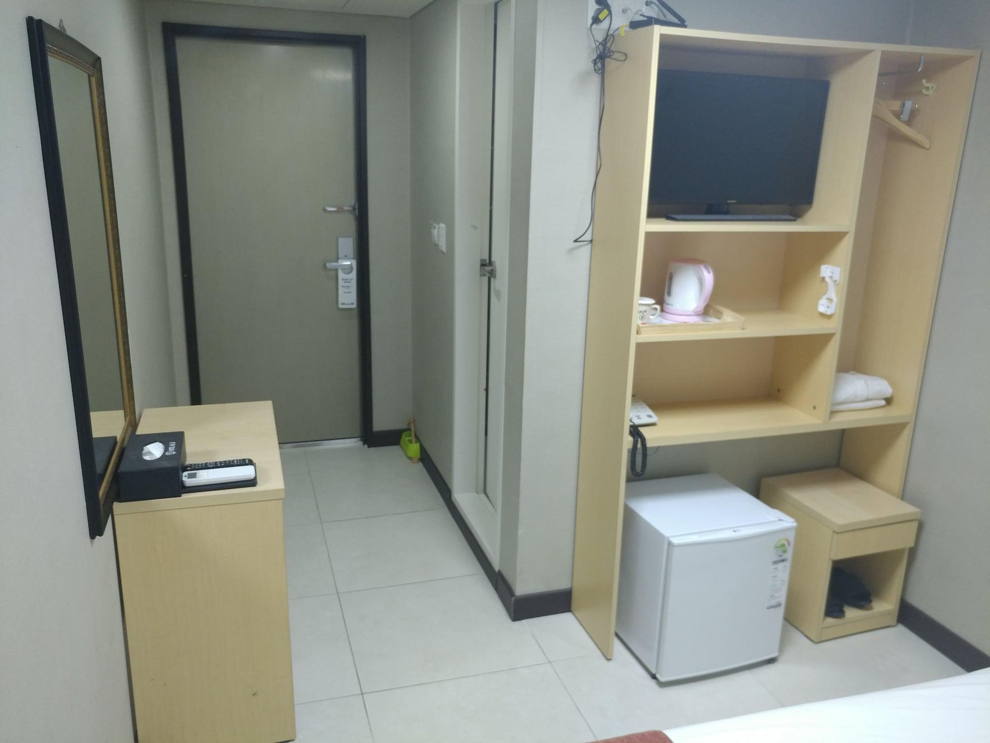 Cozy Myeongdong Hotel 3*