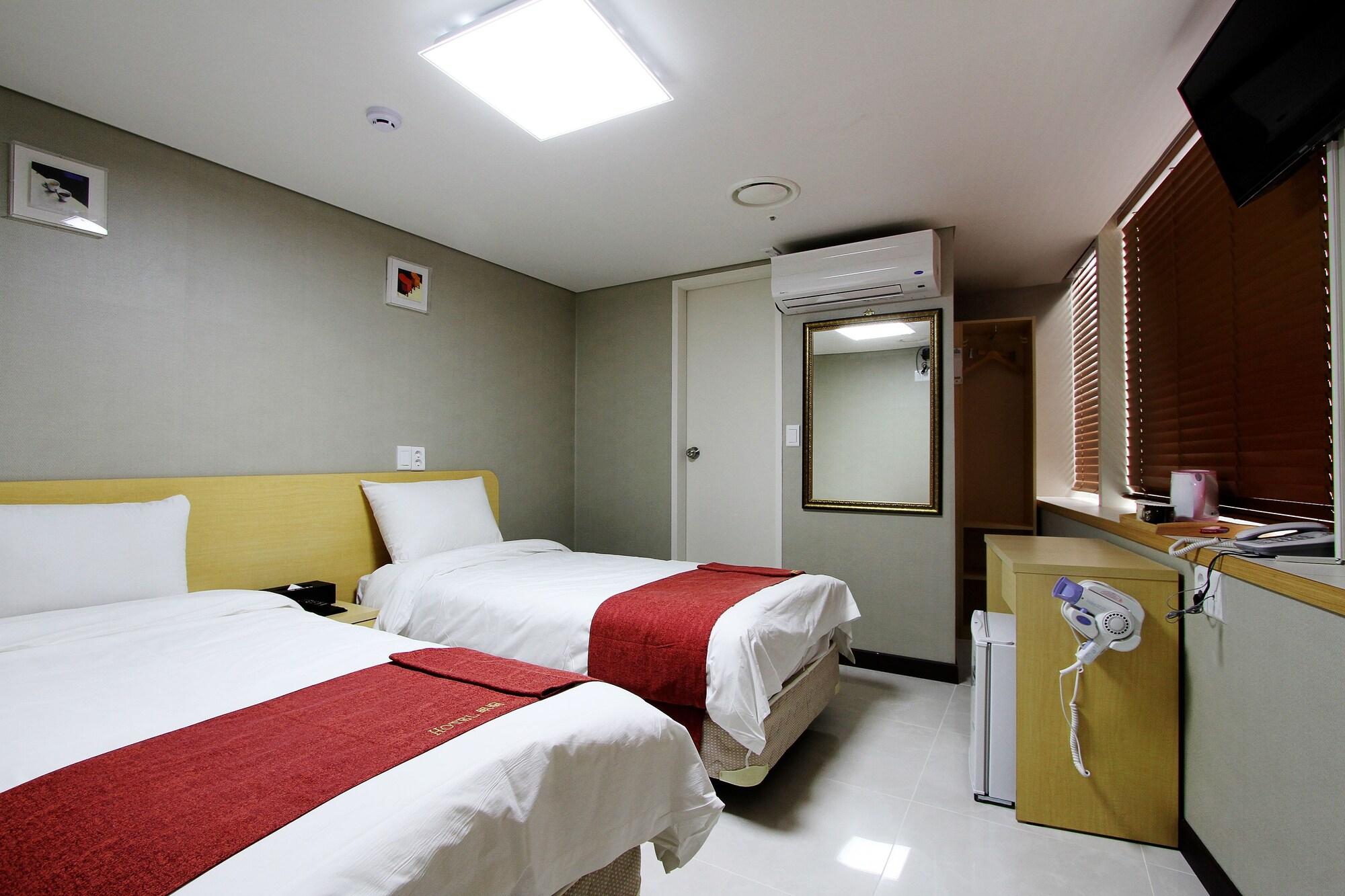 Cozy Myeongdong Hotel