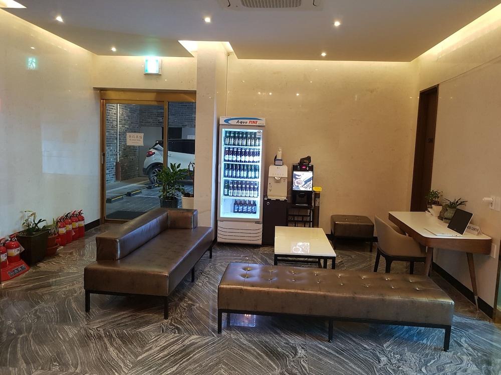 Amourex Hotel