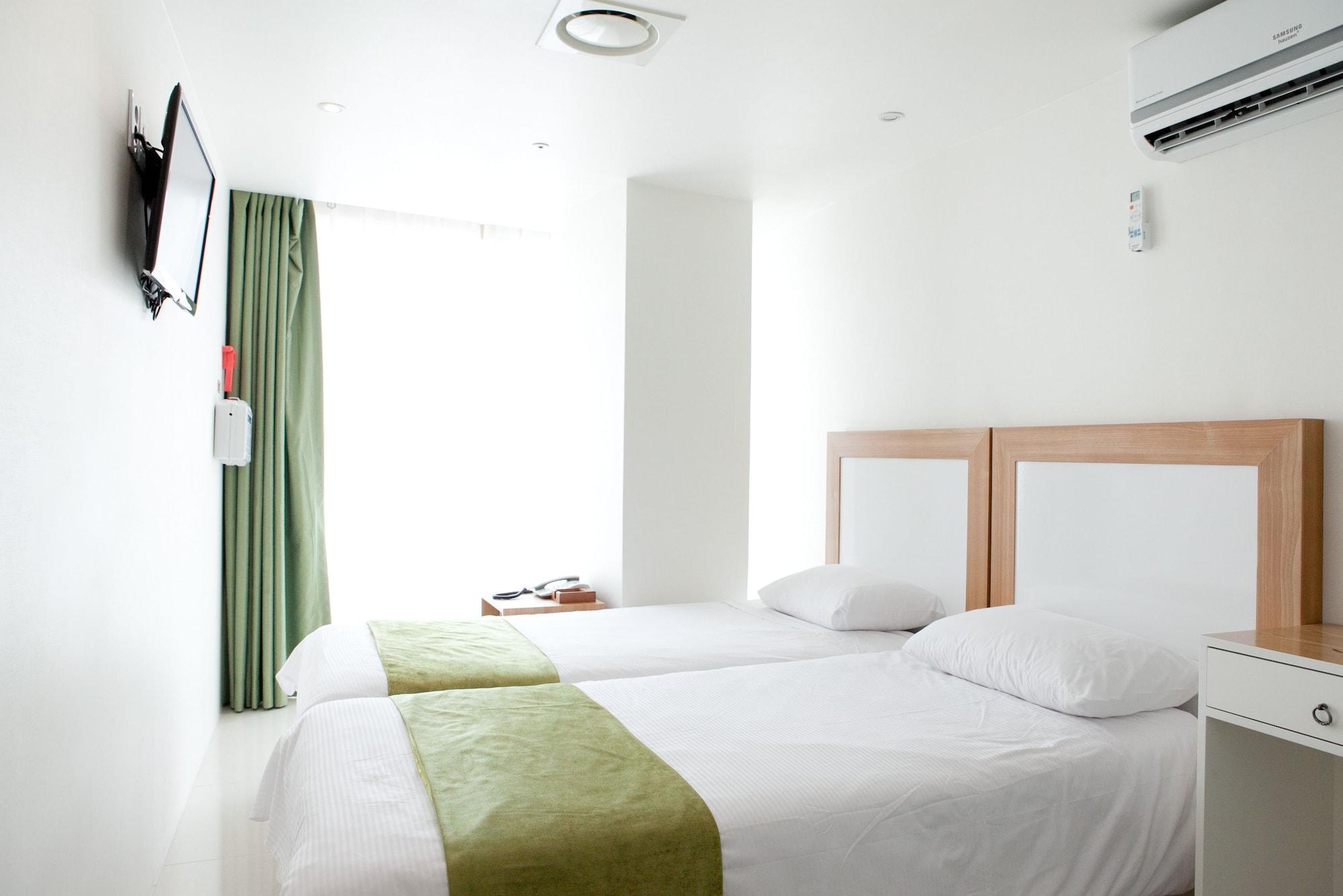 Cozy Myeongdong Hotel 3*