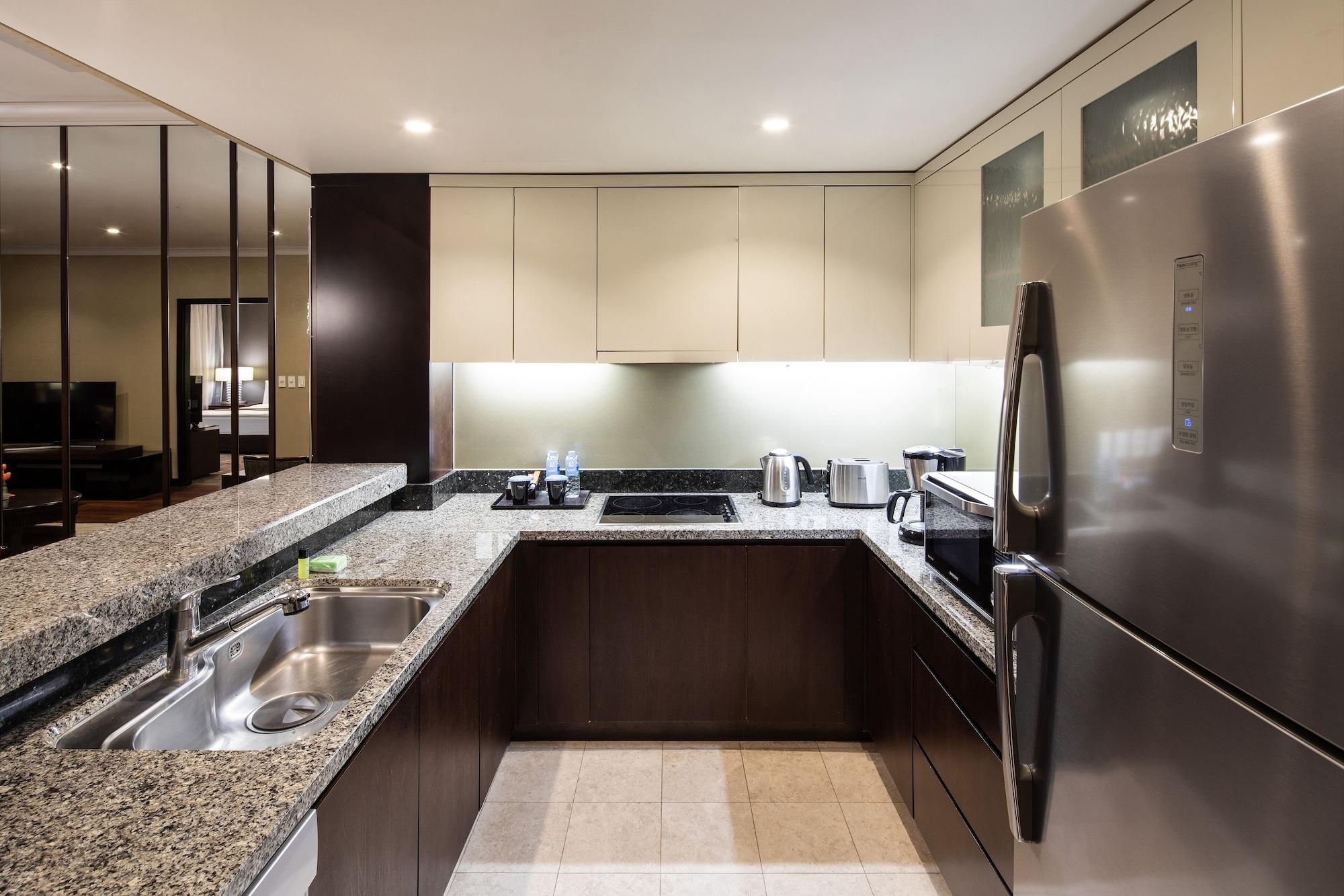 Oakwood Premier Coex Center 5*