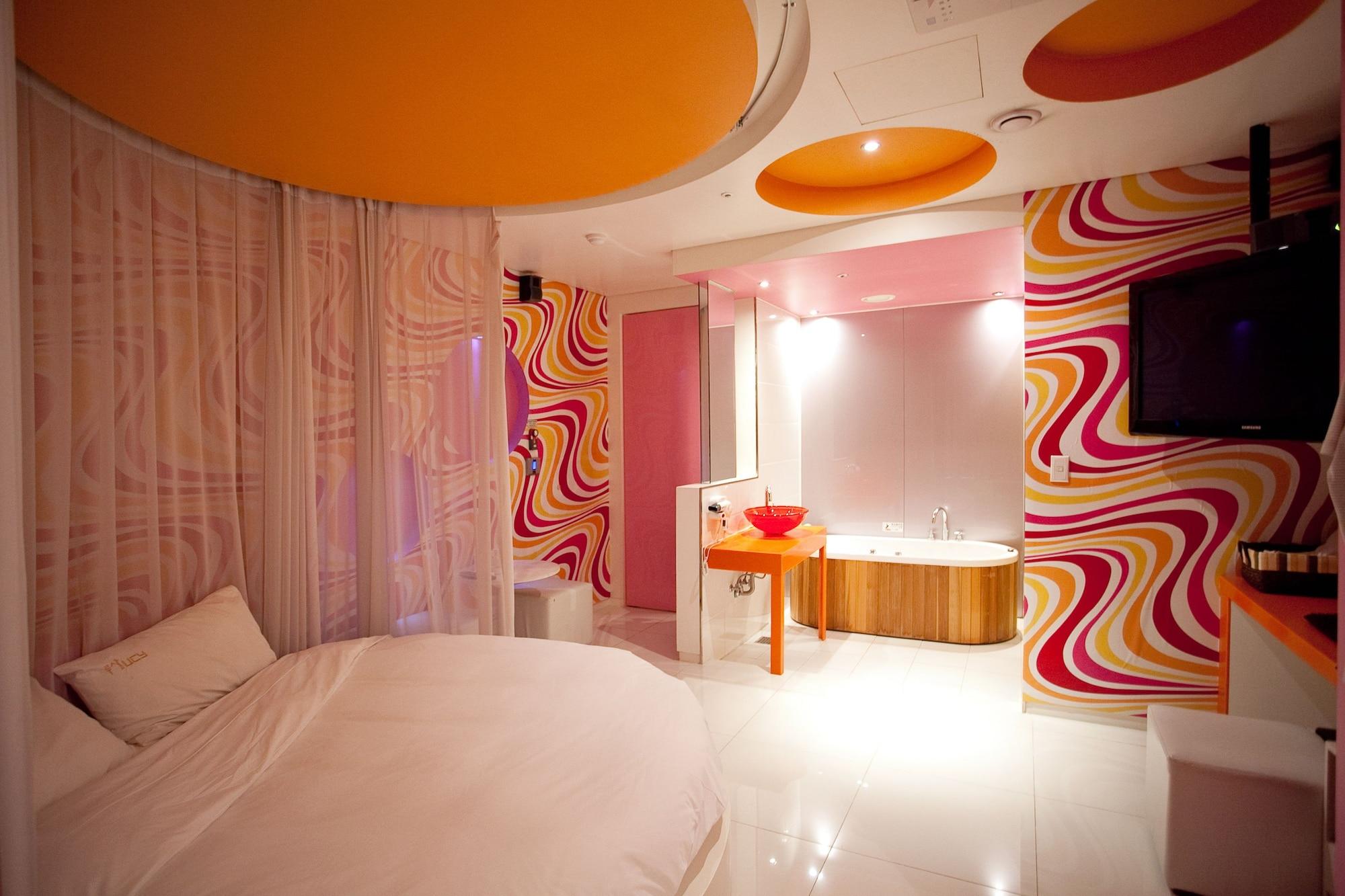 Dong Hotel 3*