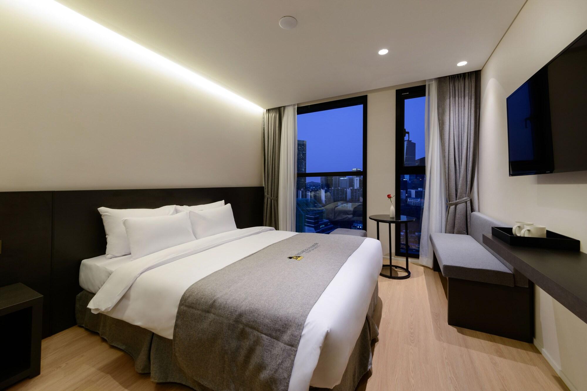 Benikea Premier Yeouido Hotel