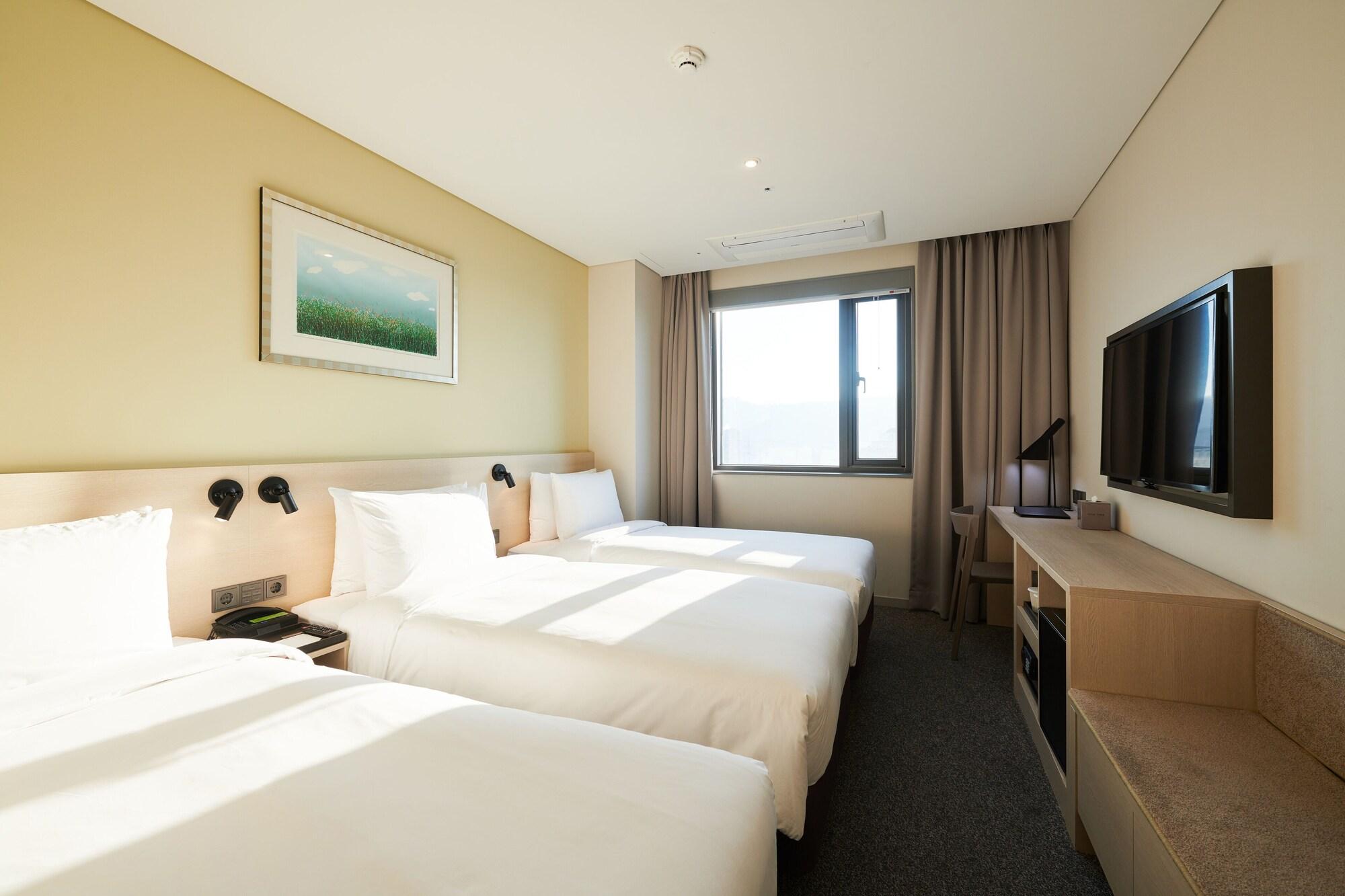 Nine Tree By Parnas Dongdaemun 4*