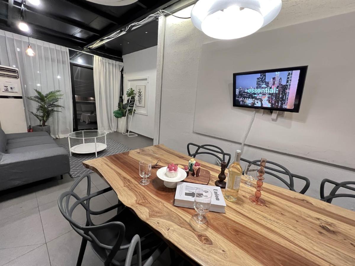 Dada Hongdae Guest house *