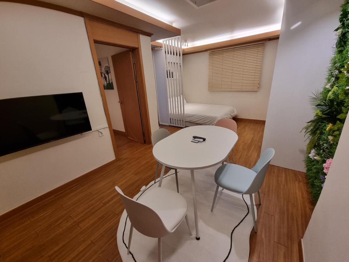 Complace H Villa