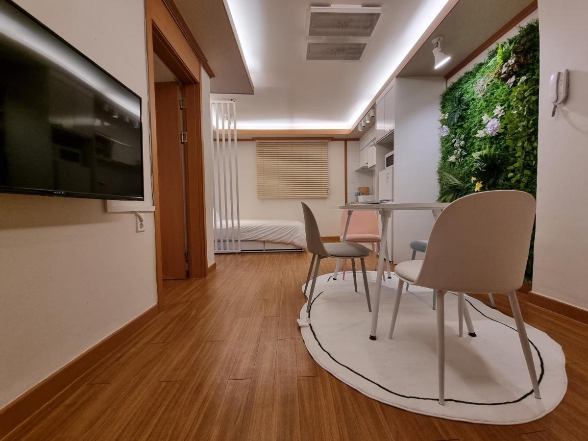 Complace H Villa