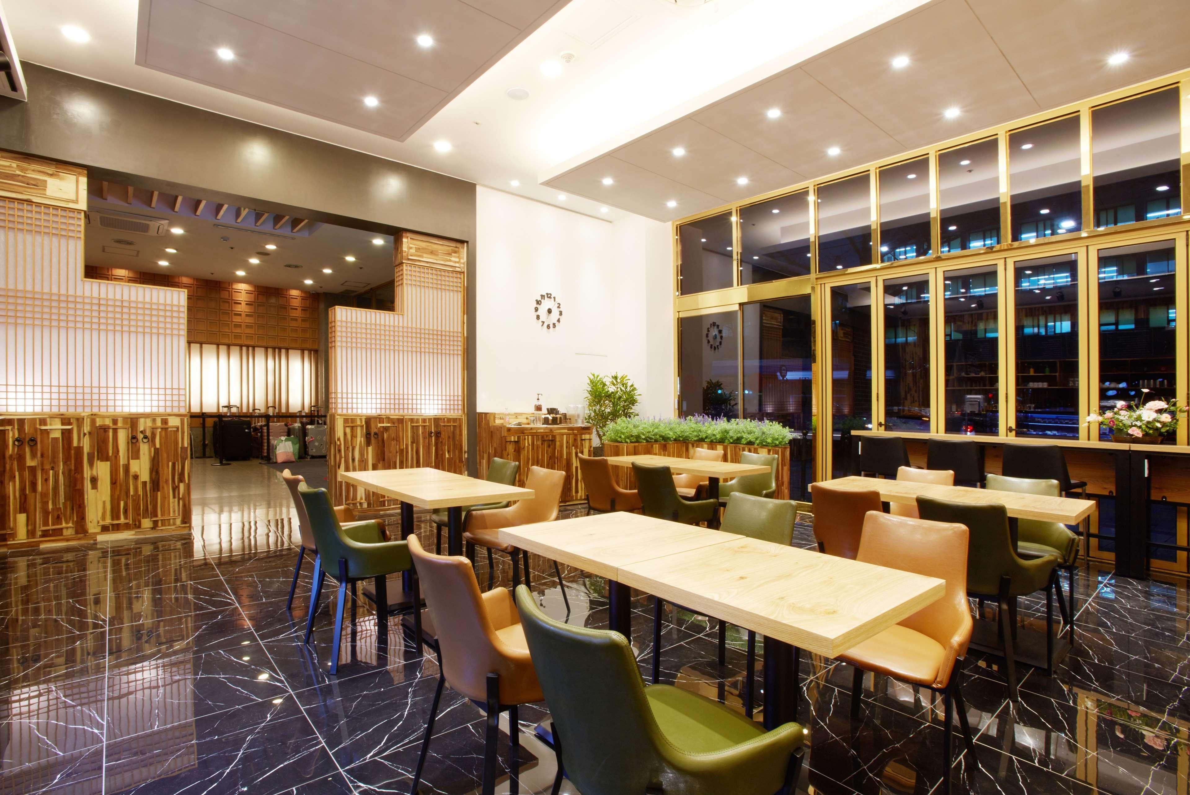 Hotel Ramada By Wyndham Dongdaemun 3*