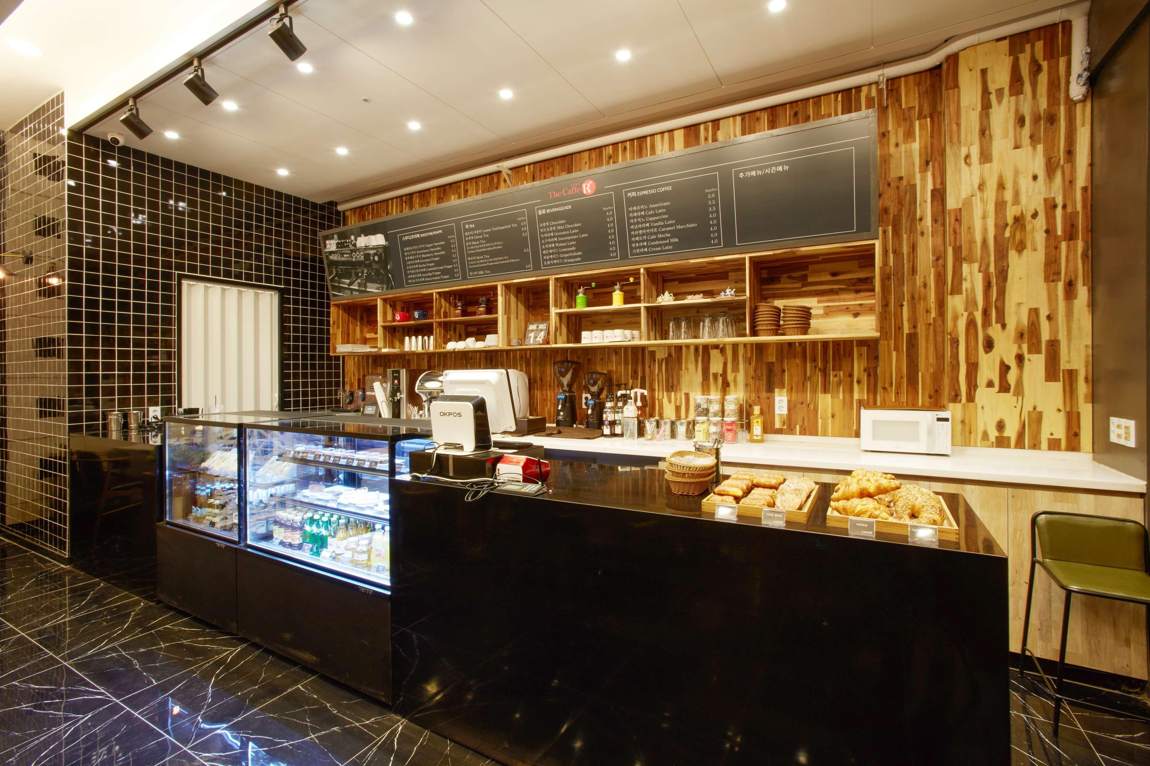 Hotel Ramada By Wyndham Dongdaemun 3*
