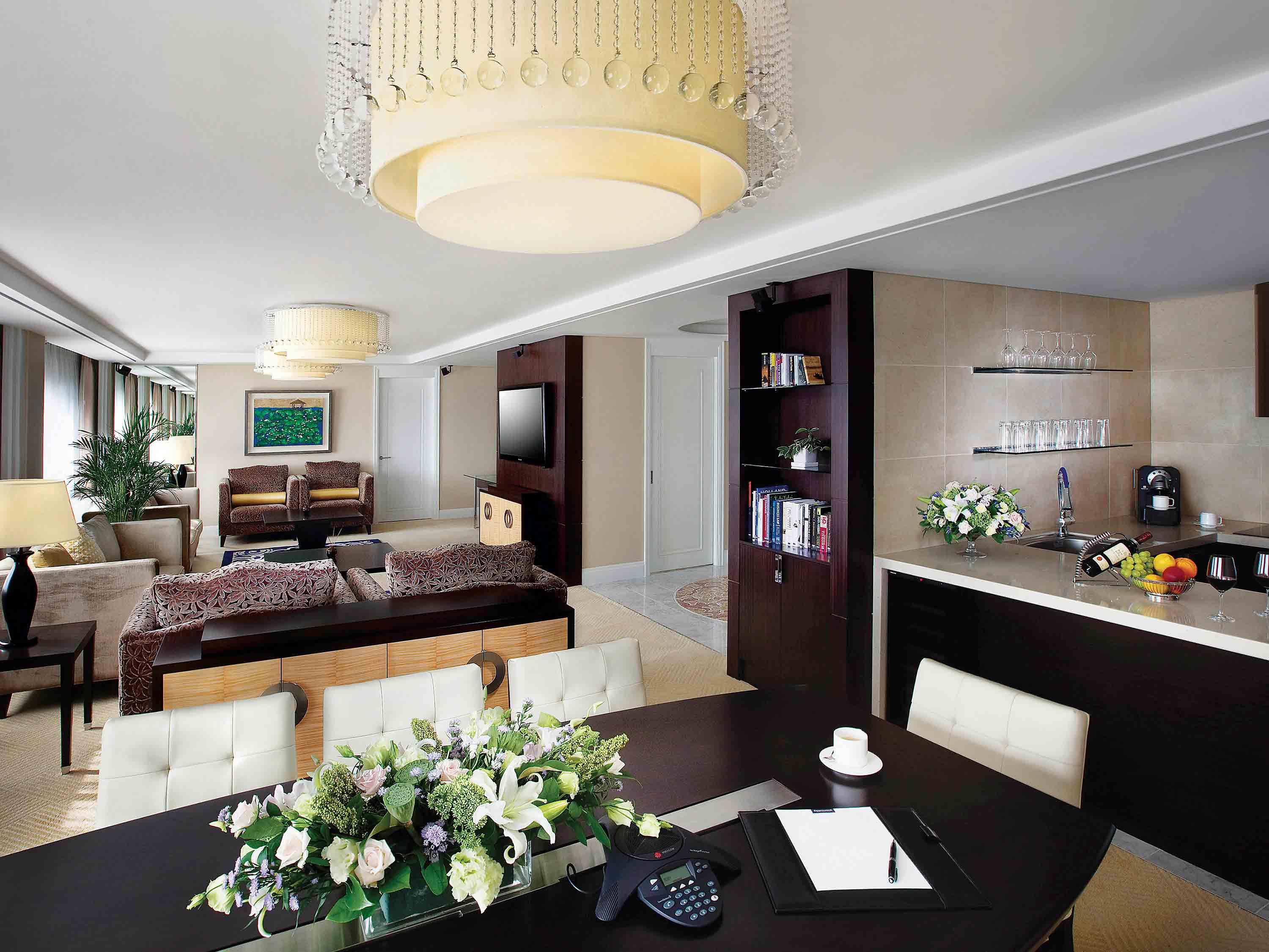 Hotel The Ambassador - A Pullman 5*