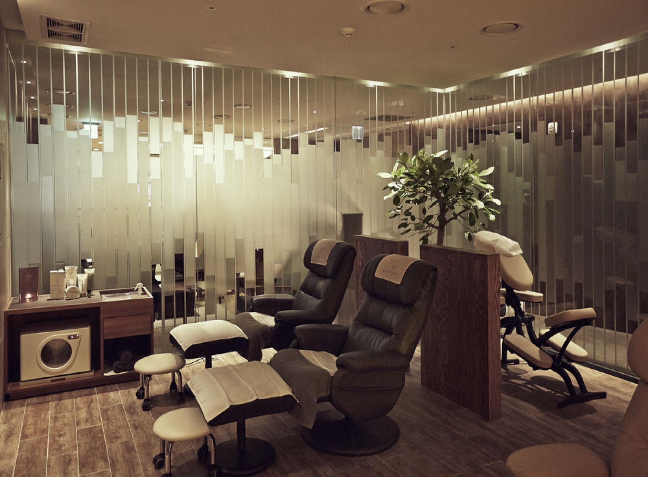 The Ambassador - A Pullman Hotel