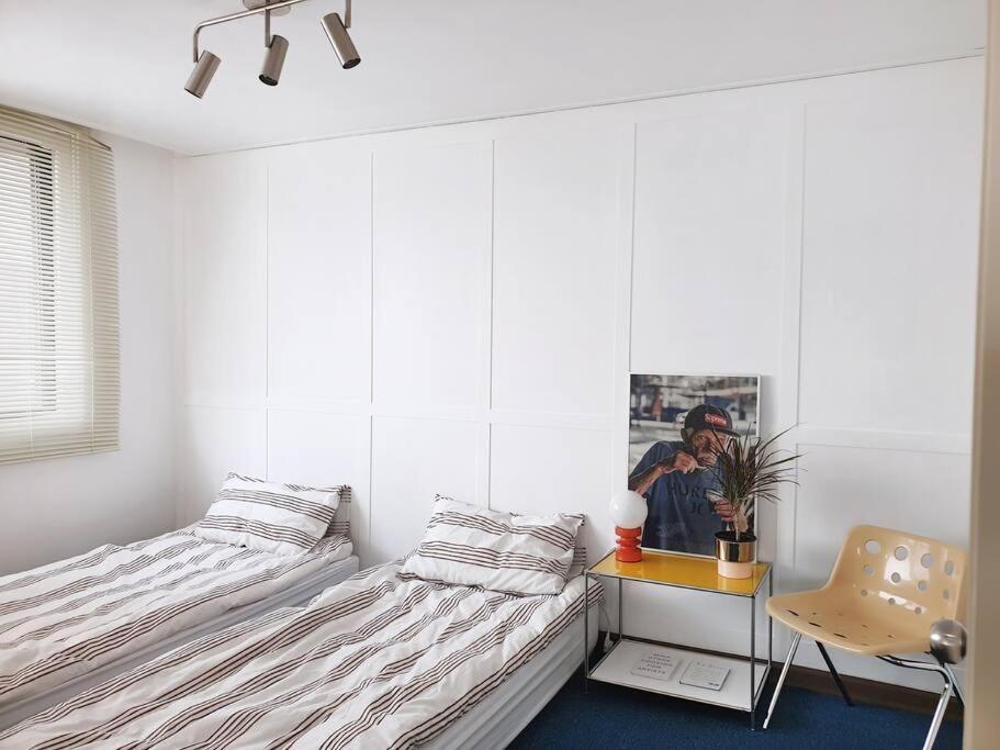 Apartment Com,a Hongdea St 5min / 3room Seoul