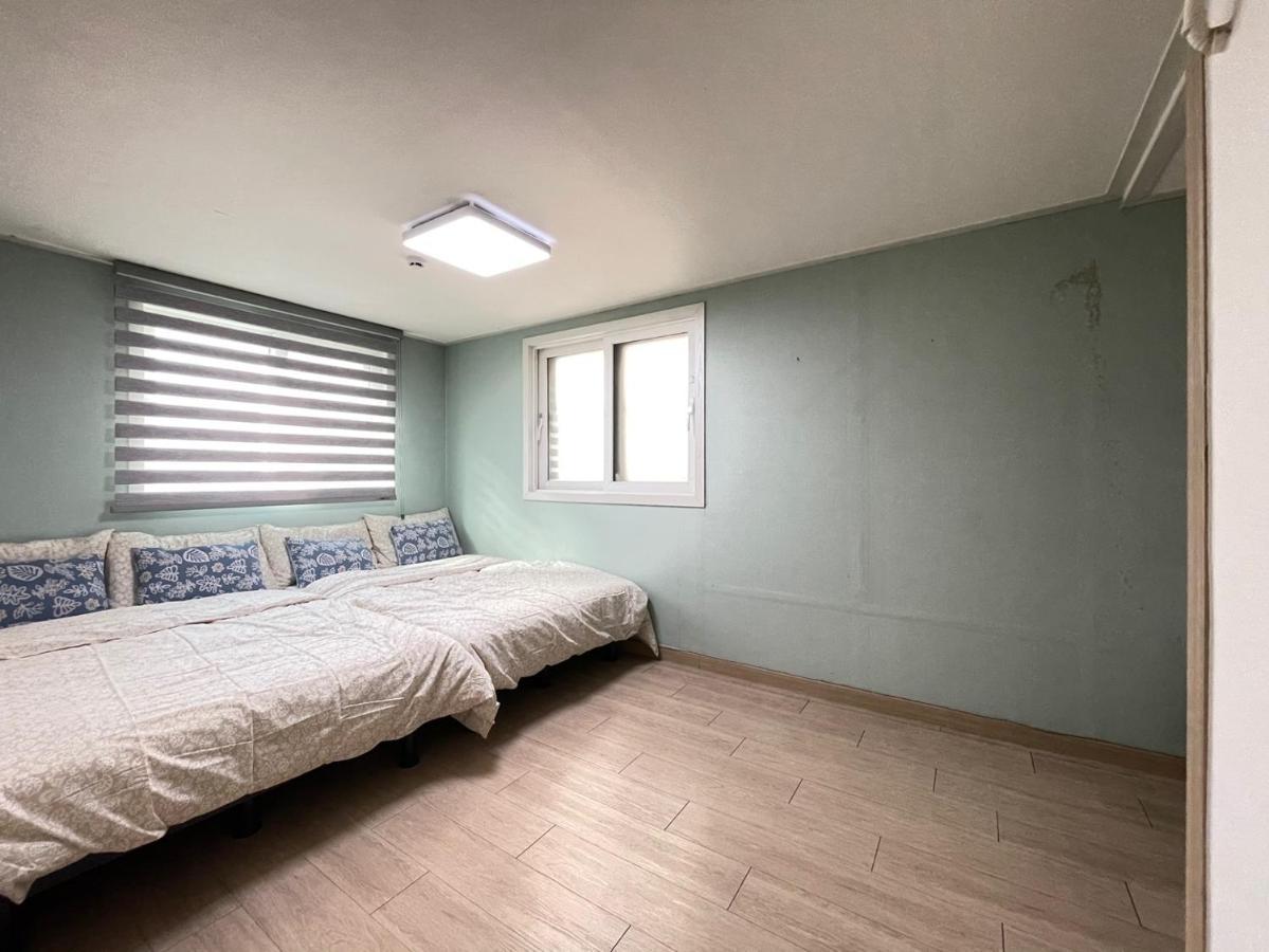 Twin Rabbit Hostel