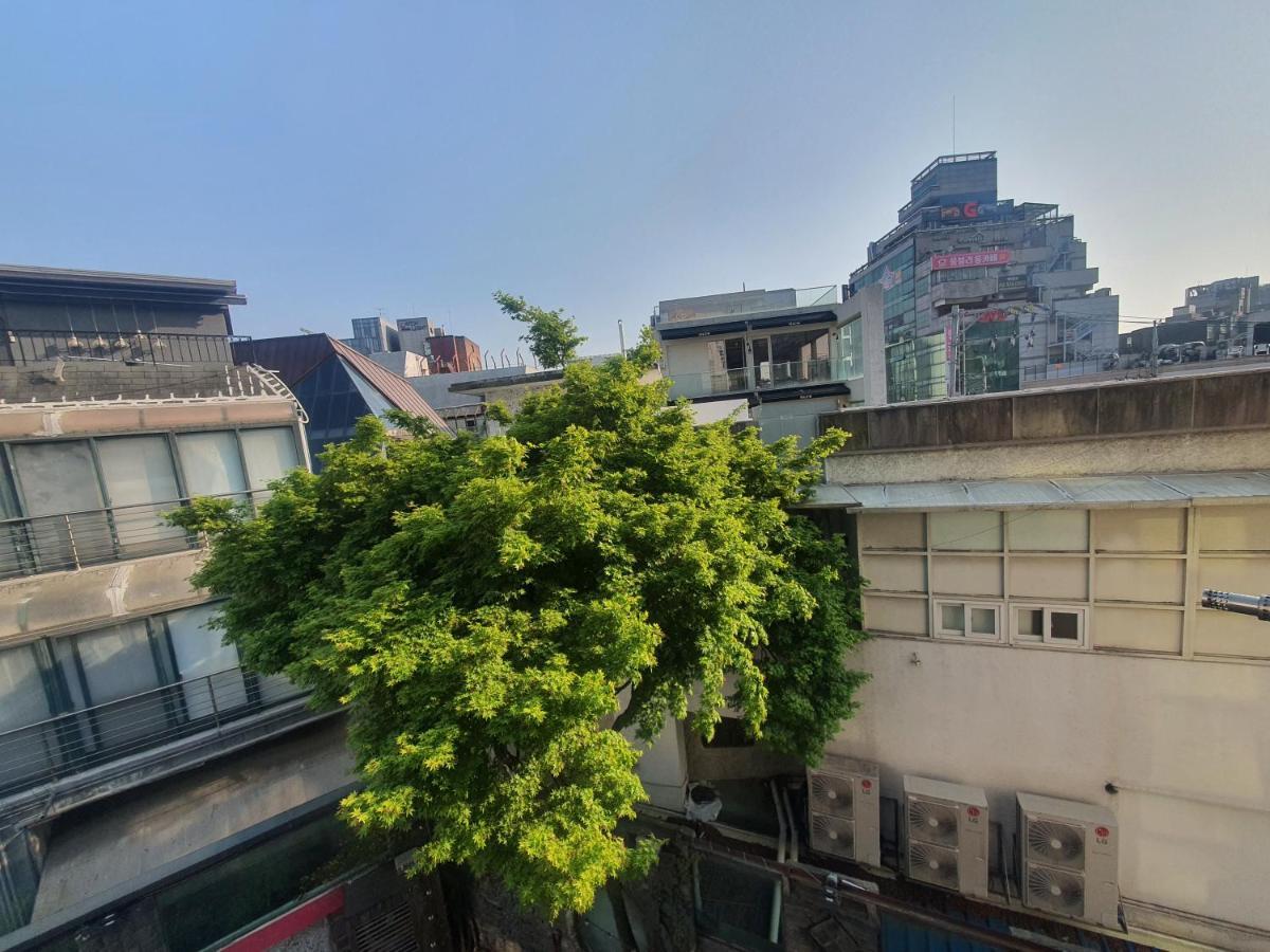 Hongdae Jin's Paradise Hostel