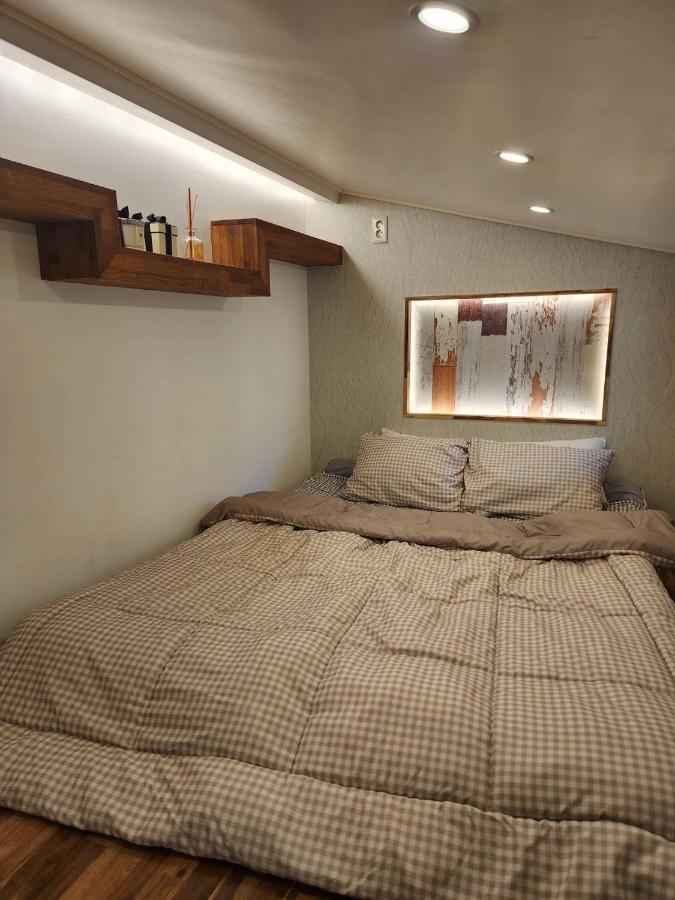 Hongdae Forest House