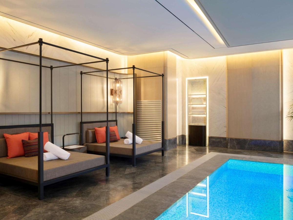 Fairmont Ambassador 5*