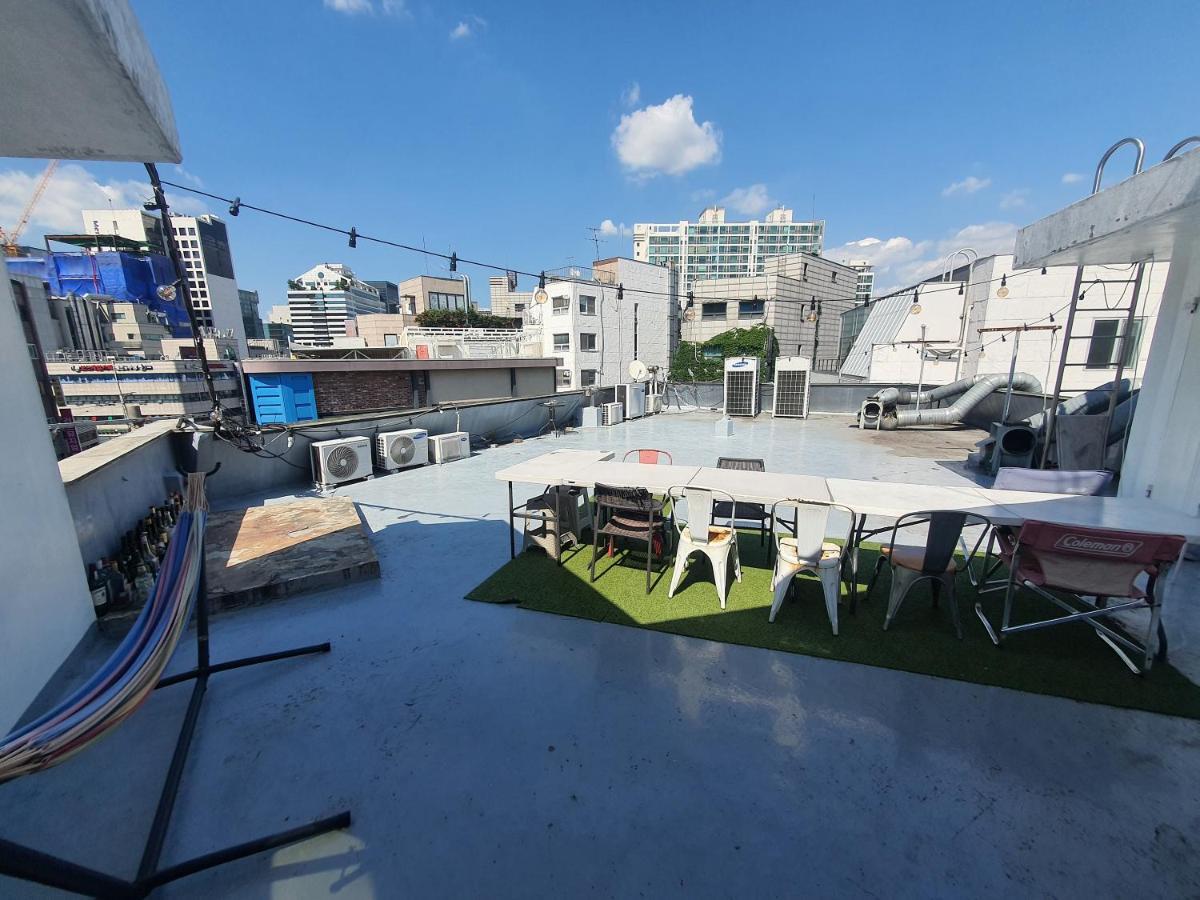 Hongdae Jin's Paradise Hostel *