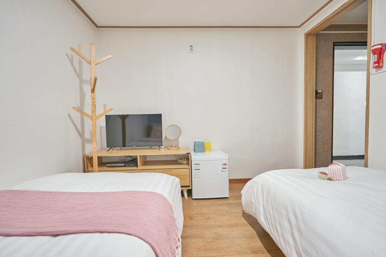 K'stay Sinchon Hotel *