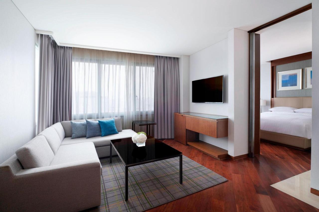 Courtyard By Marriott Times Square 4*