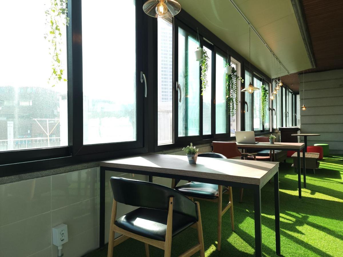 Hostel Oyo Myeongdong 5 *