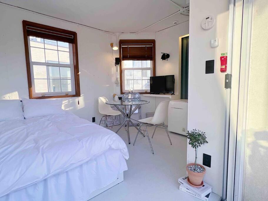 Apartment Urban Gargen Mid Century