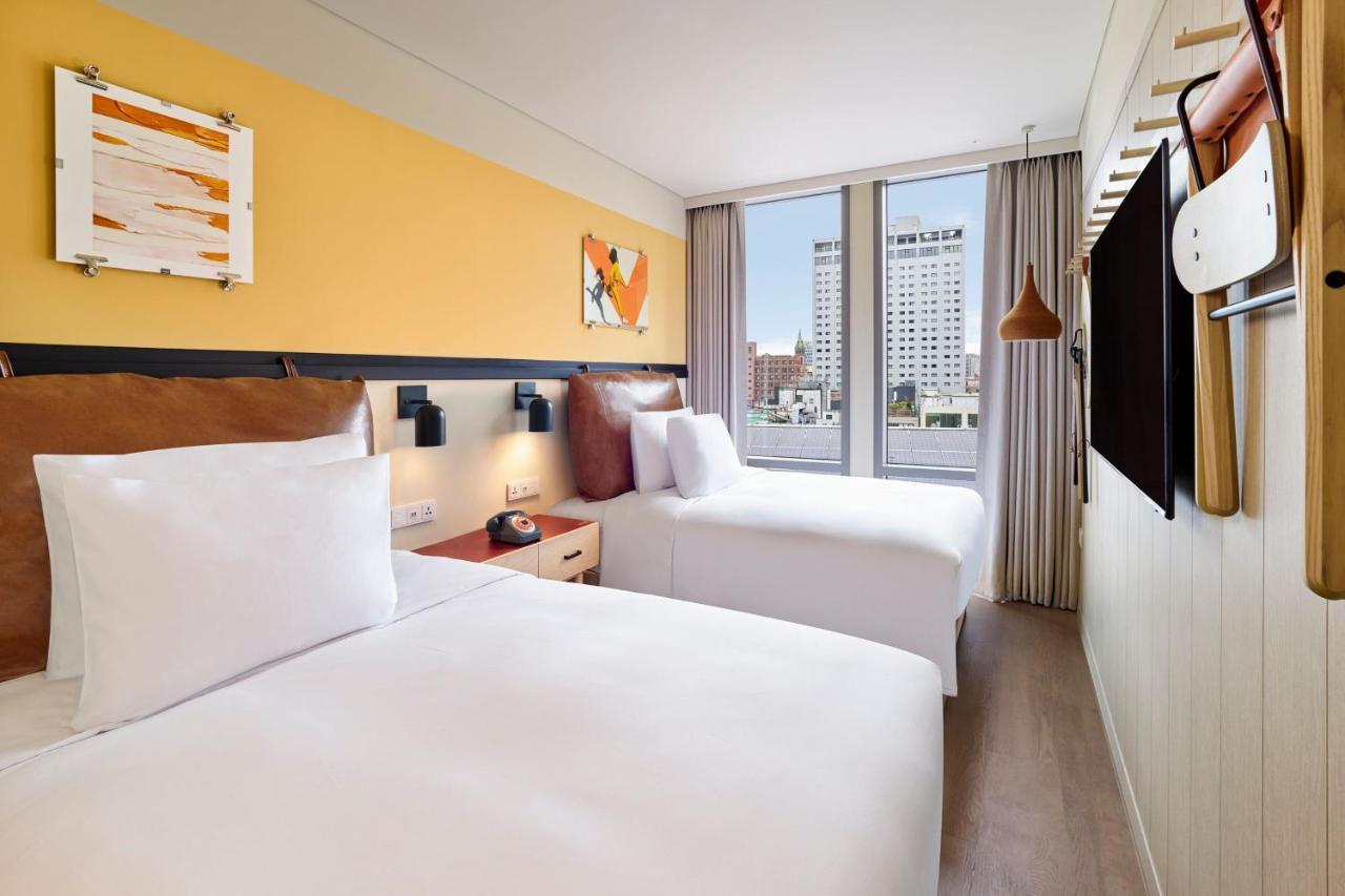 Hotel Moxy Myeongdong 3*