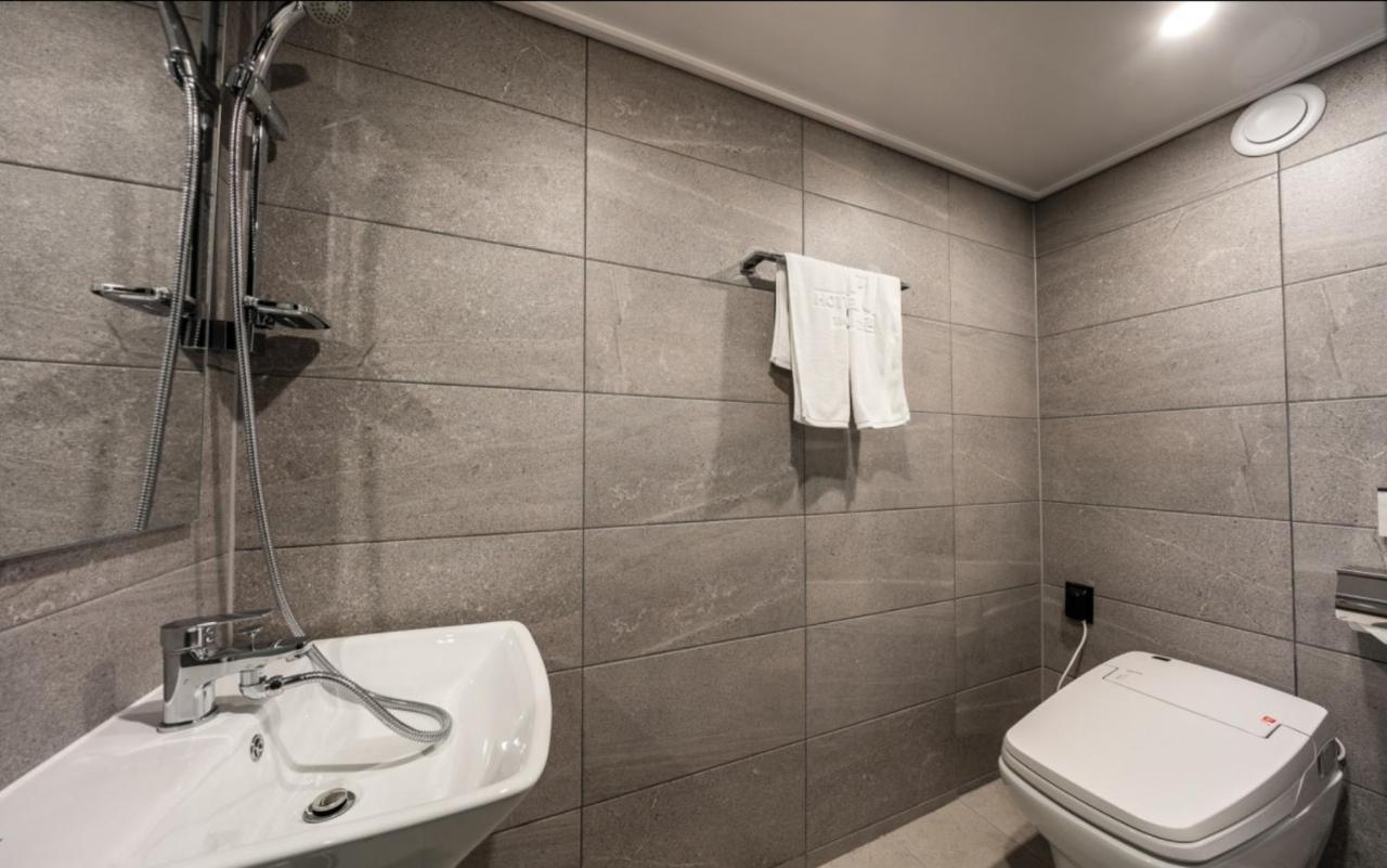 Shinchon Wol Hotel