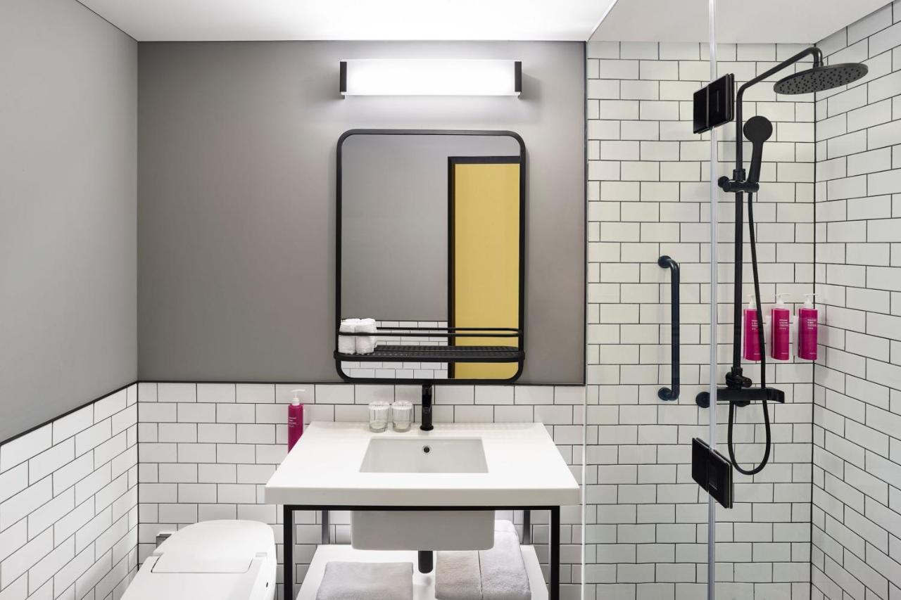 Hotel Moxy Myeongdong Seoul