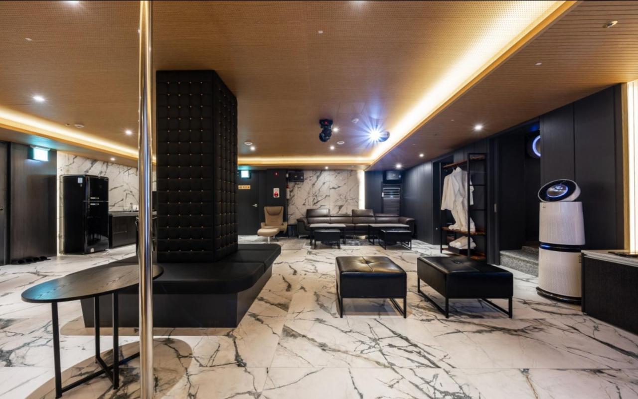 Hotel Shinchon Wol *
