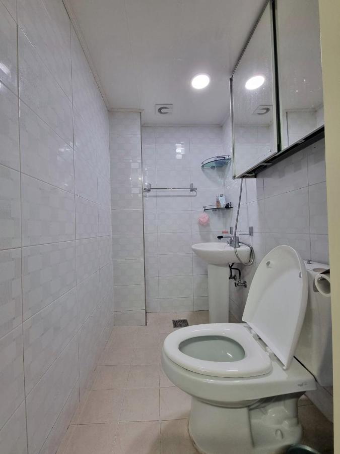 Pangsapuri Northwestern Of A Quiet And Spacious House