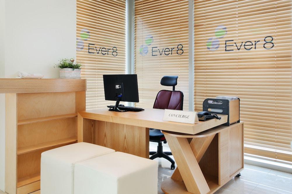 Aparthotel Ever8 Serviced